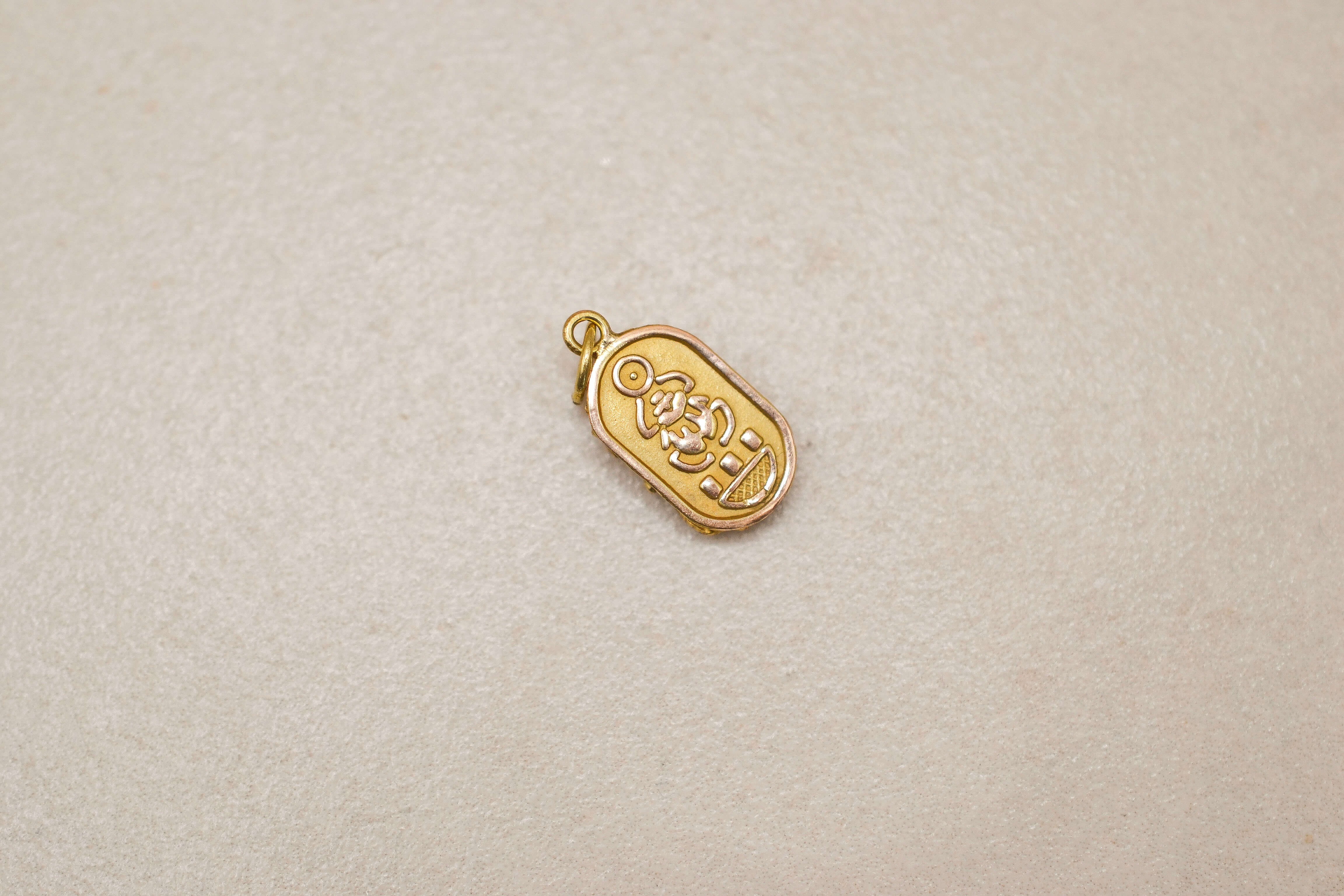 Pendentif scarabée surélevé Or jaune