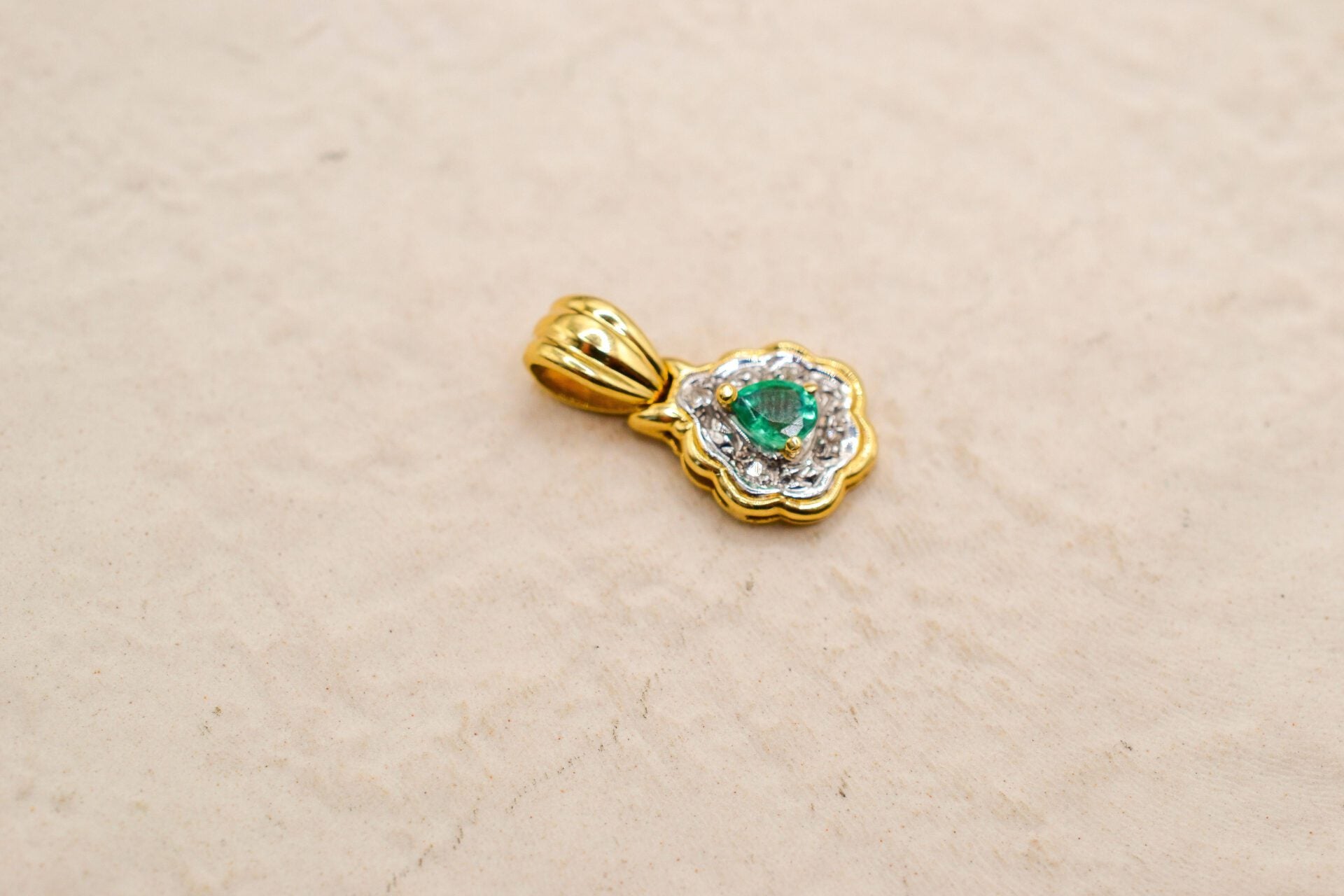 Pendentif floral Emeraude et Diamants