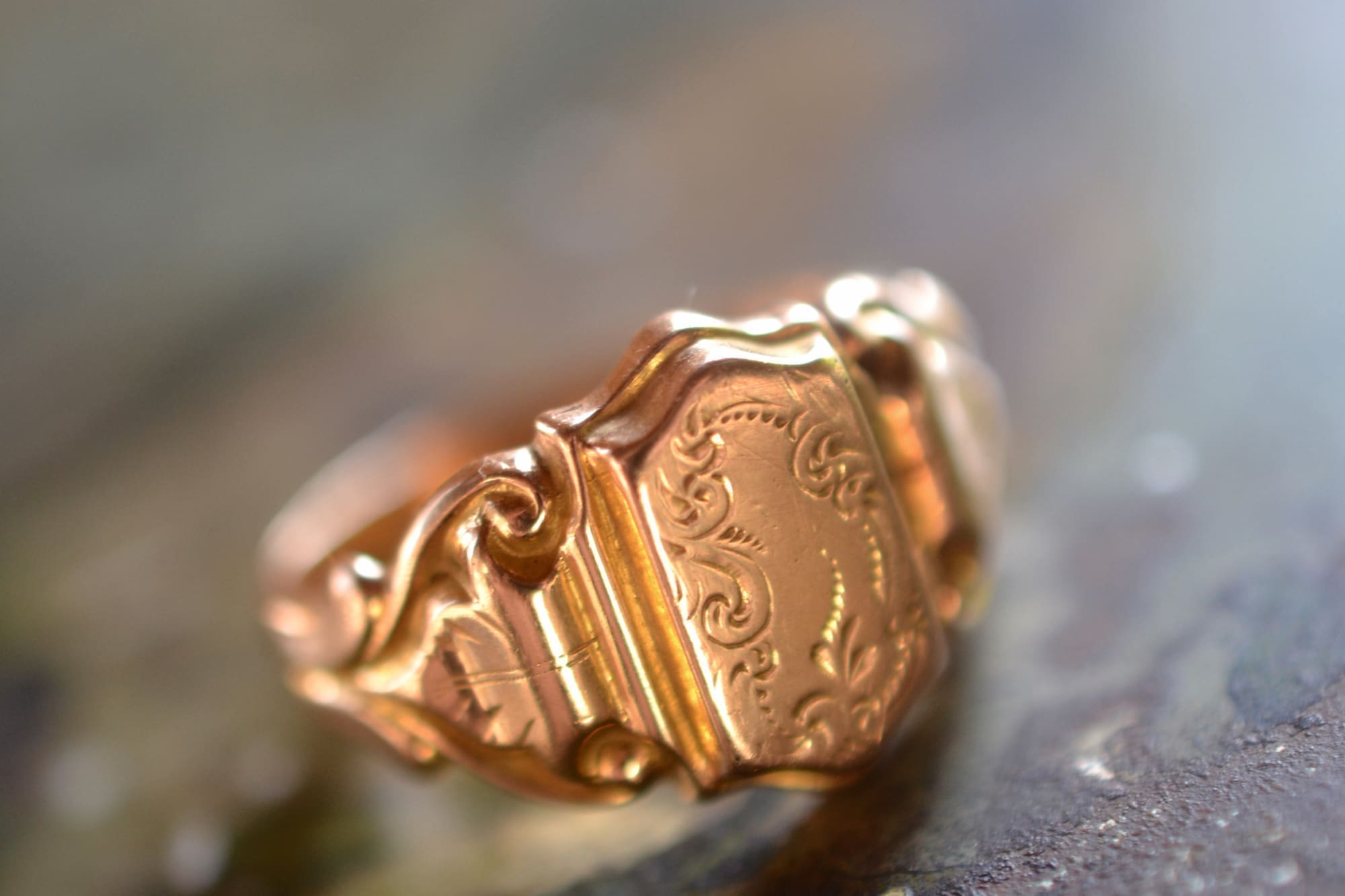 La bague chevalière, tout un symbole