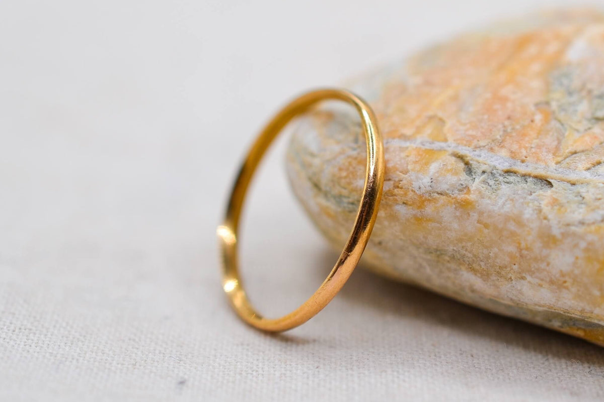 Alliance-lisse-en-or-jaune-18-carats-bague-ancienne