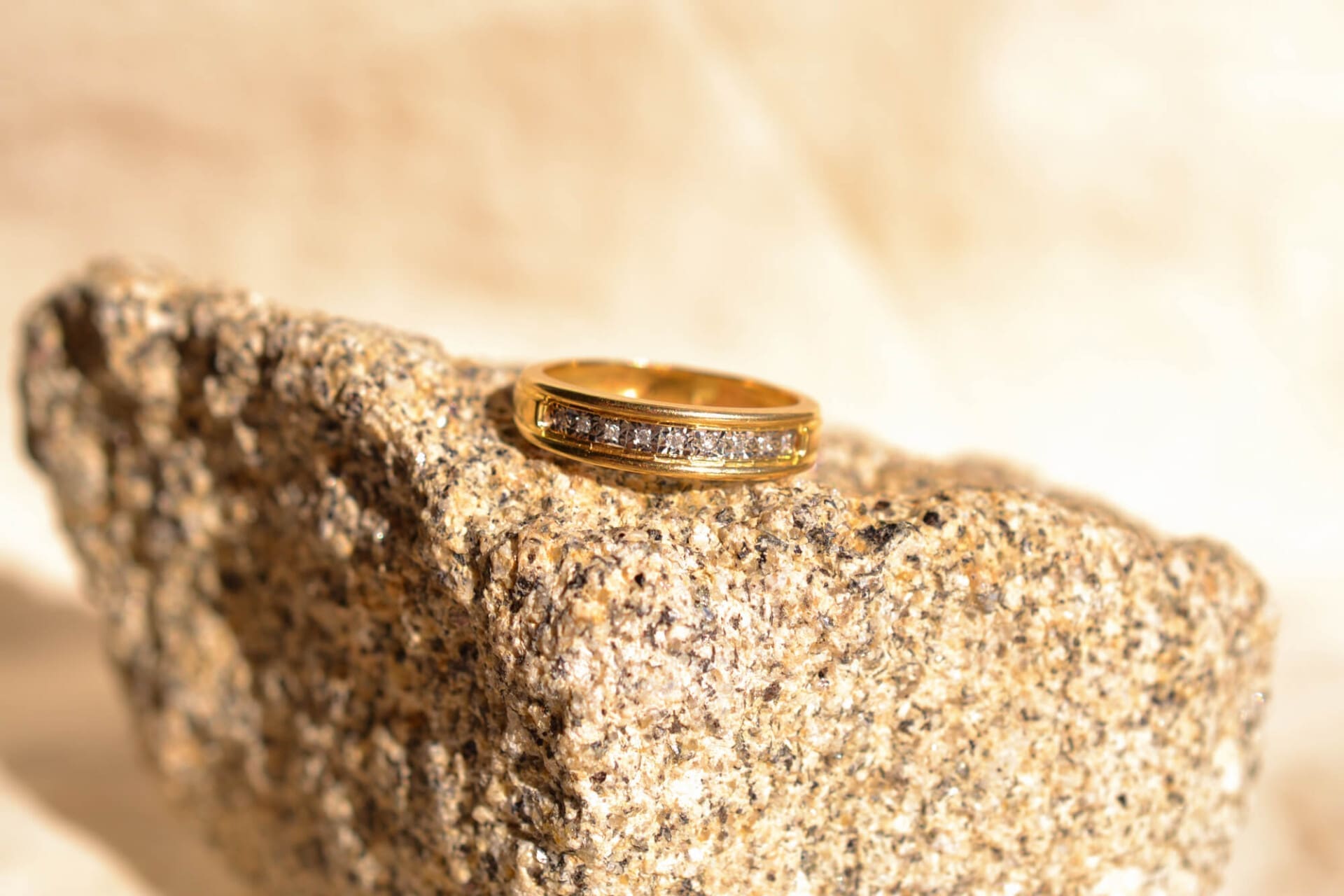 Bague Diamants sertis rail