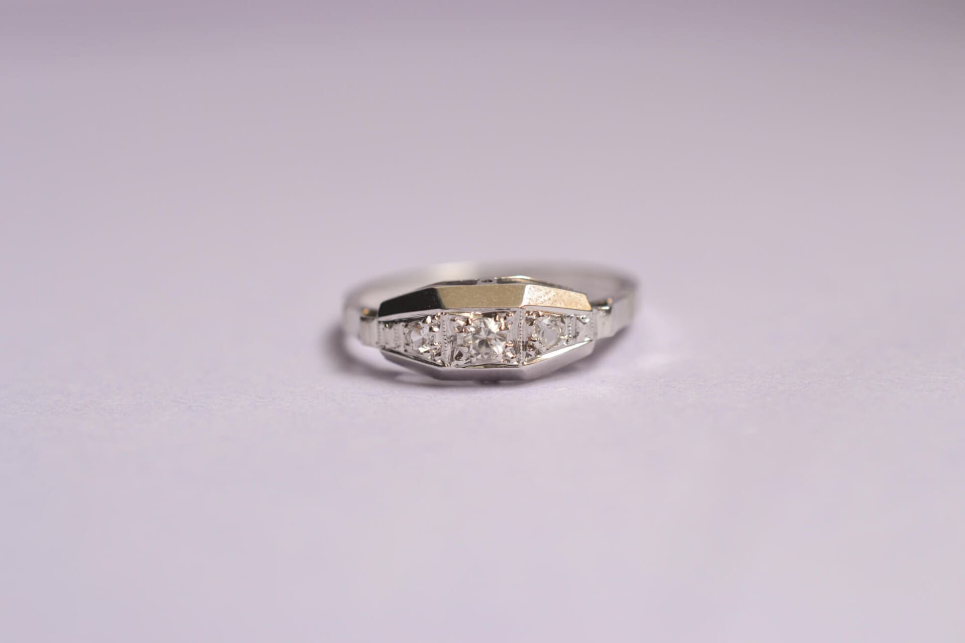 Bague Art Déco pierres blanches