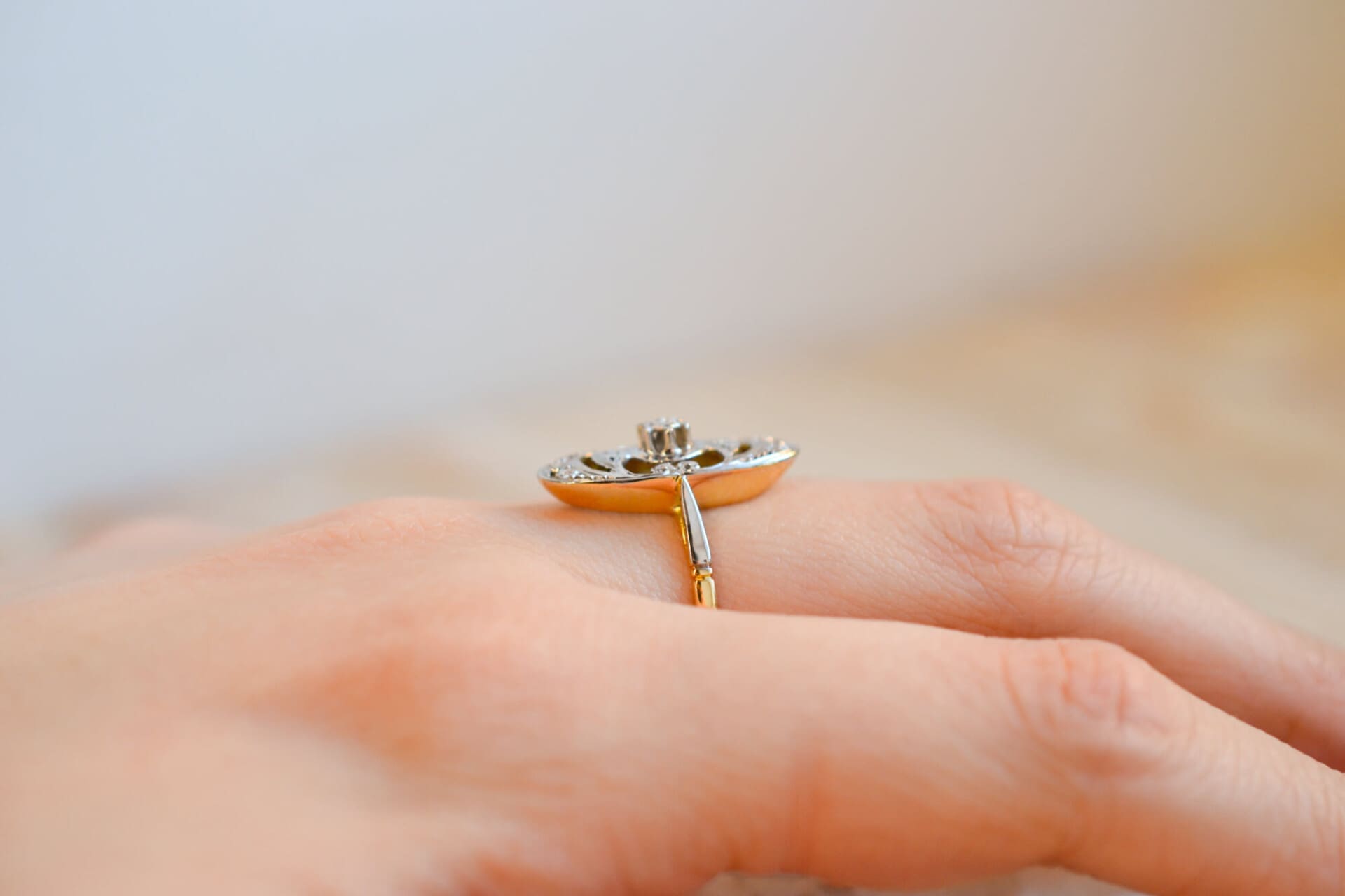 Bague ovale ajourée Diamants