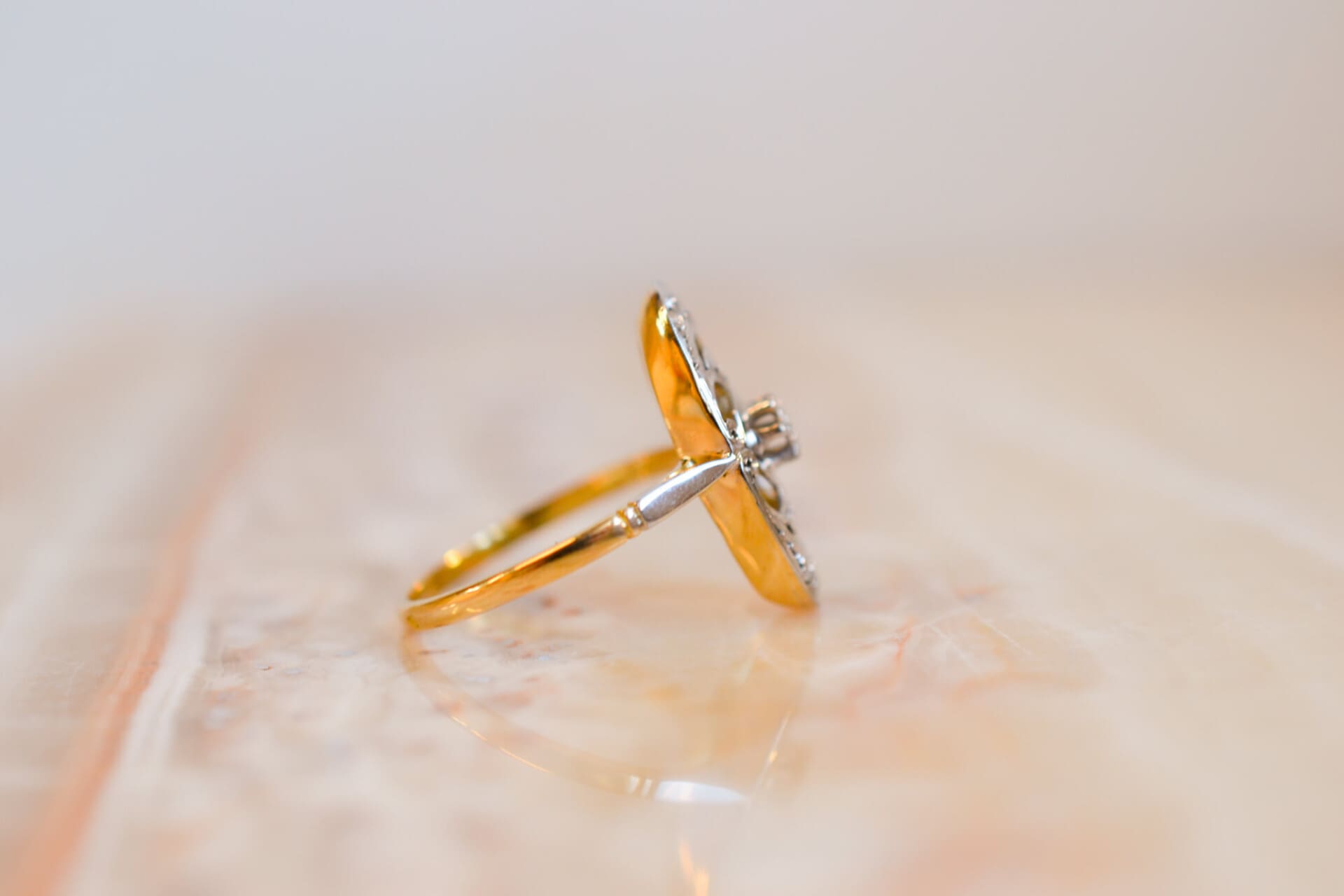 Bague ovale ajourée Diamants