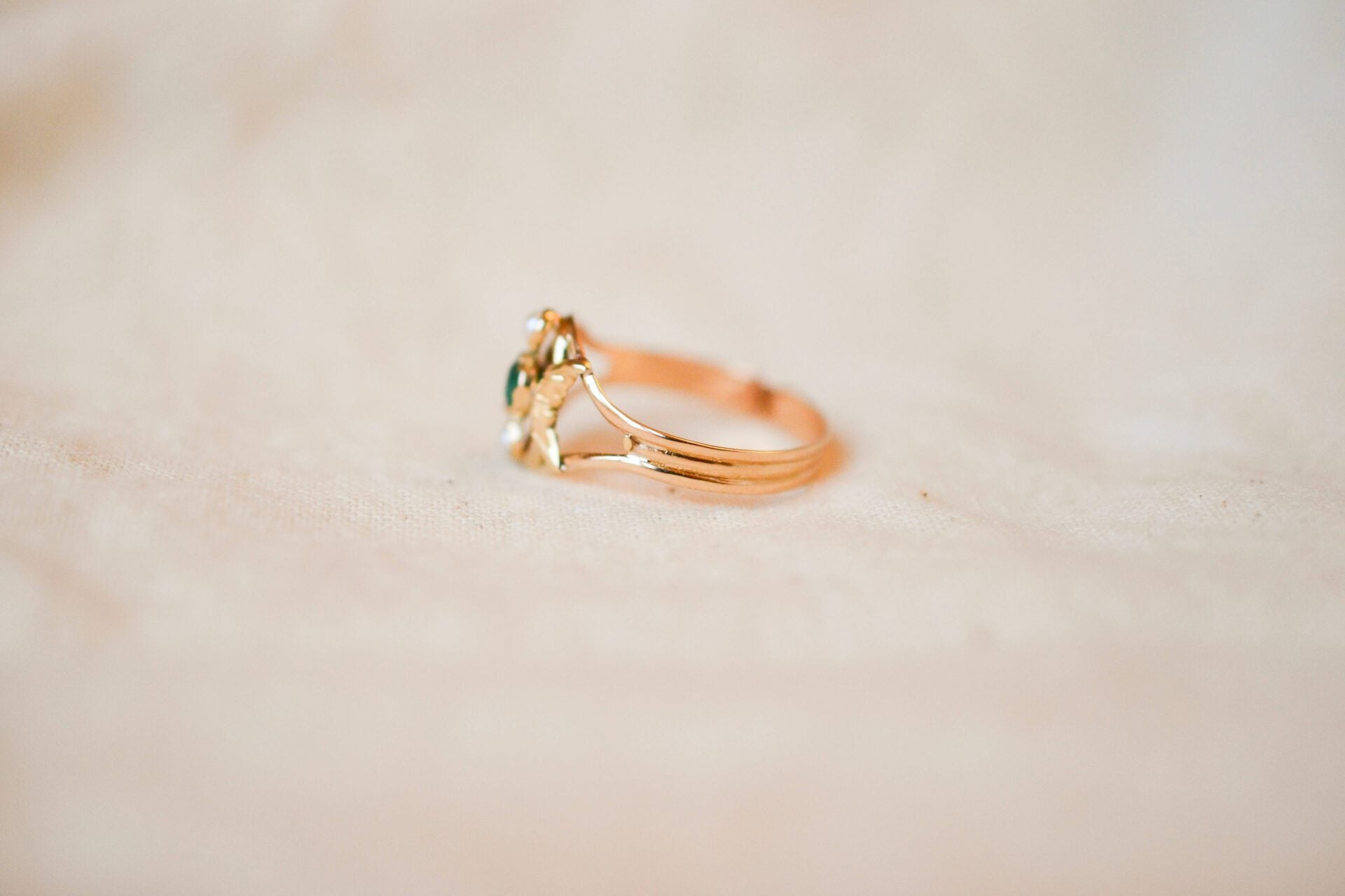 Bague Art Nouveau pierre verte
