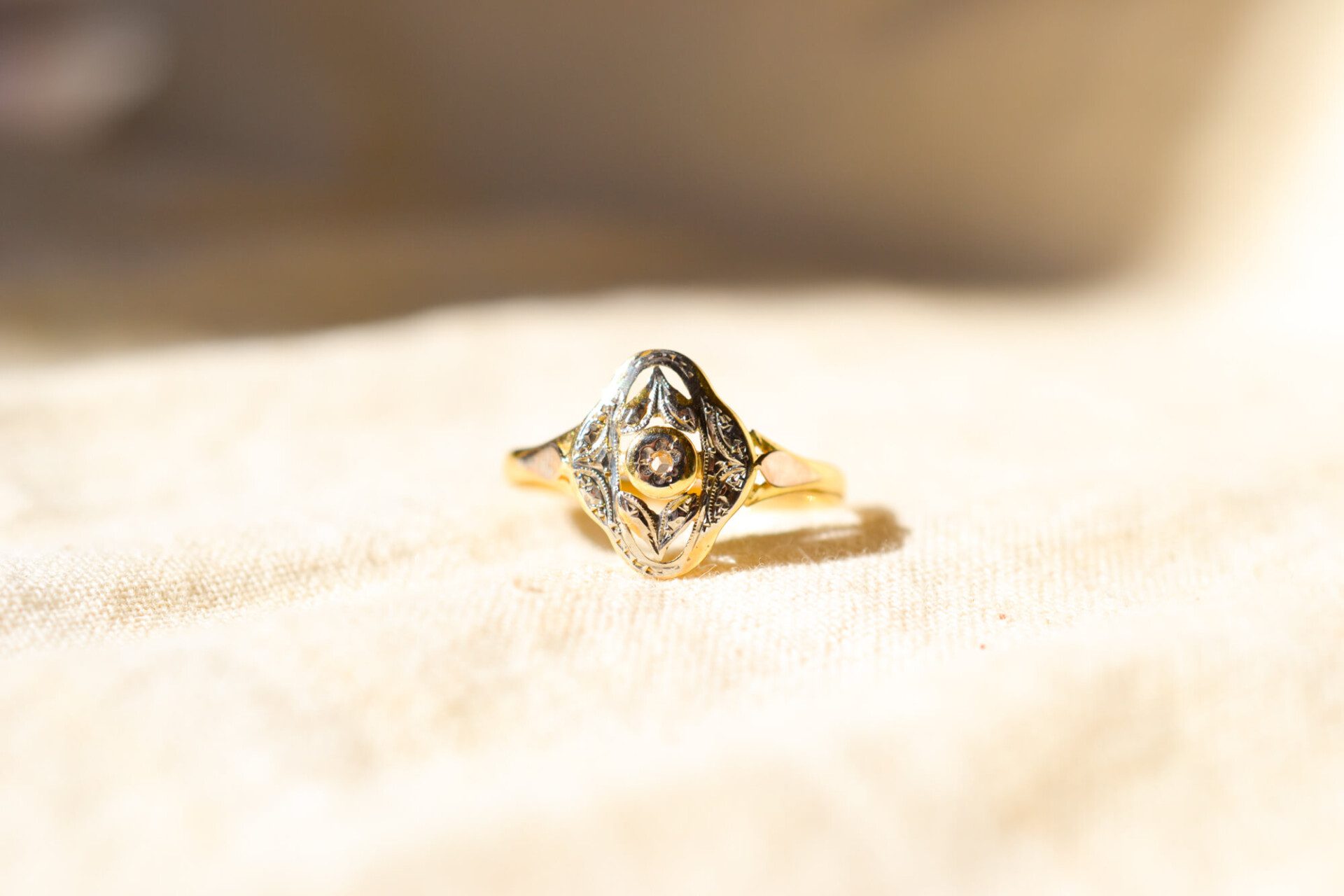 Bague Art Nouveau quadrilobée Oxyde