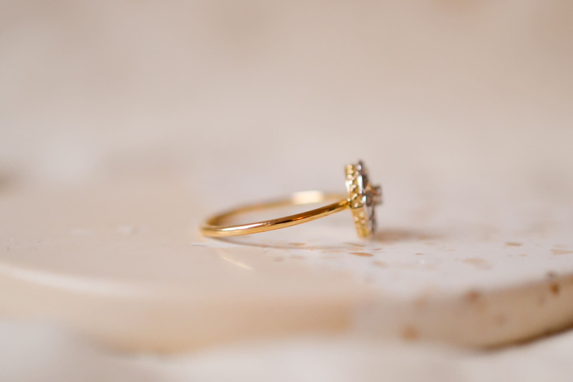 Bague Rosace ajourée Diamants