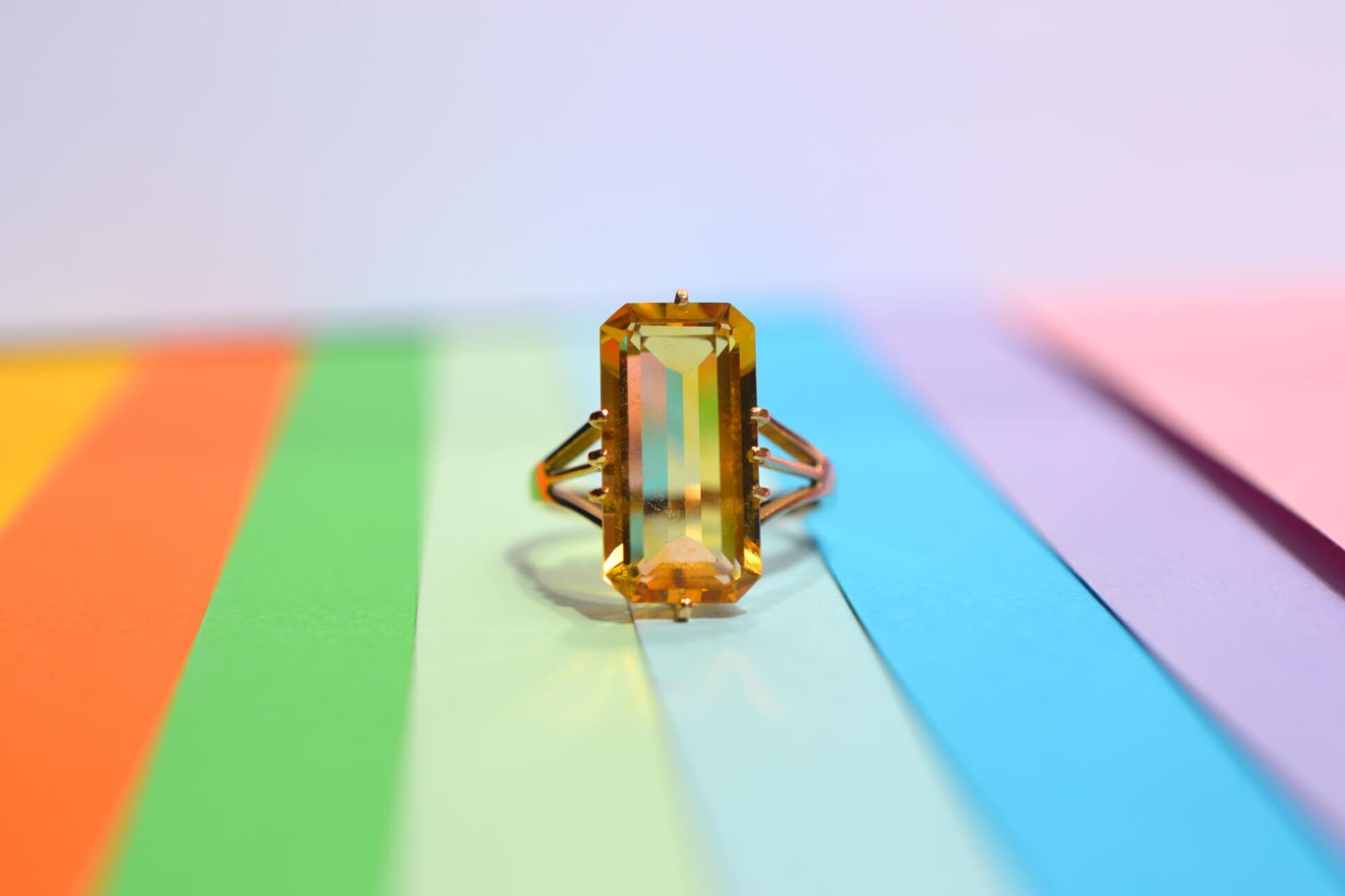 Bague Citrine rectangulaire sertie griffes