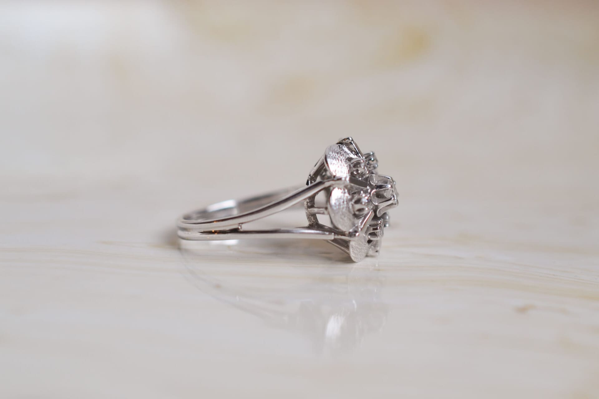 Bague Marguerite Diamants décor ciselé
