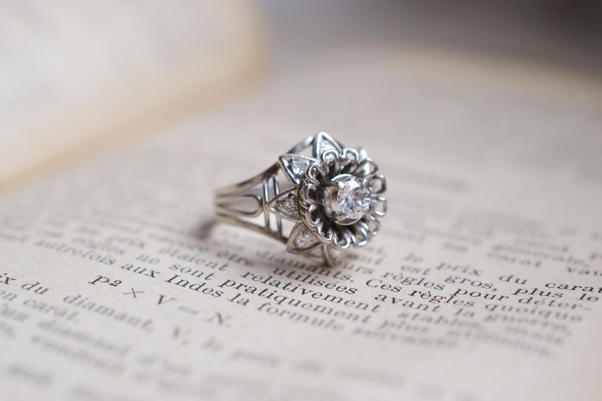 Bague Marguerite Or blanc Diamants