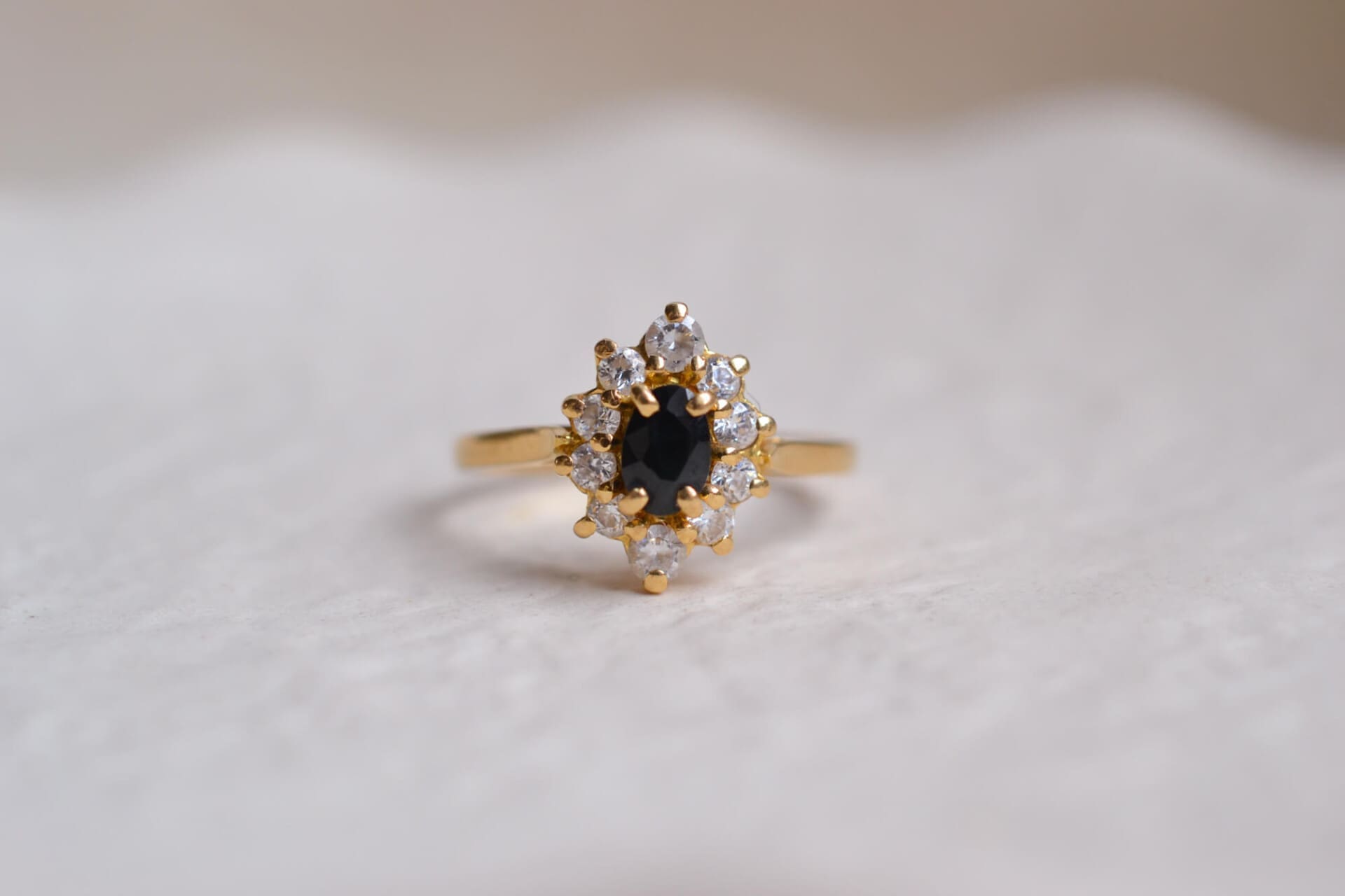 Bague Marguerite Saphir et Oxydes