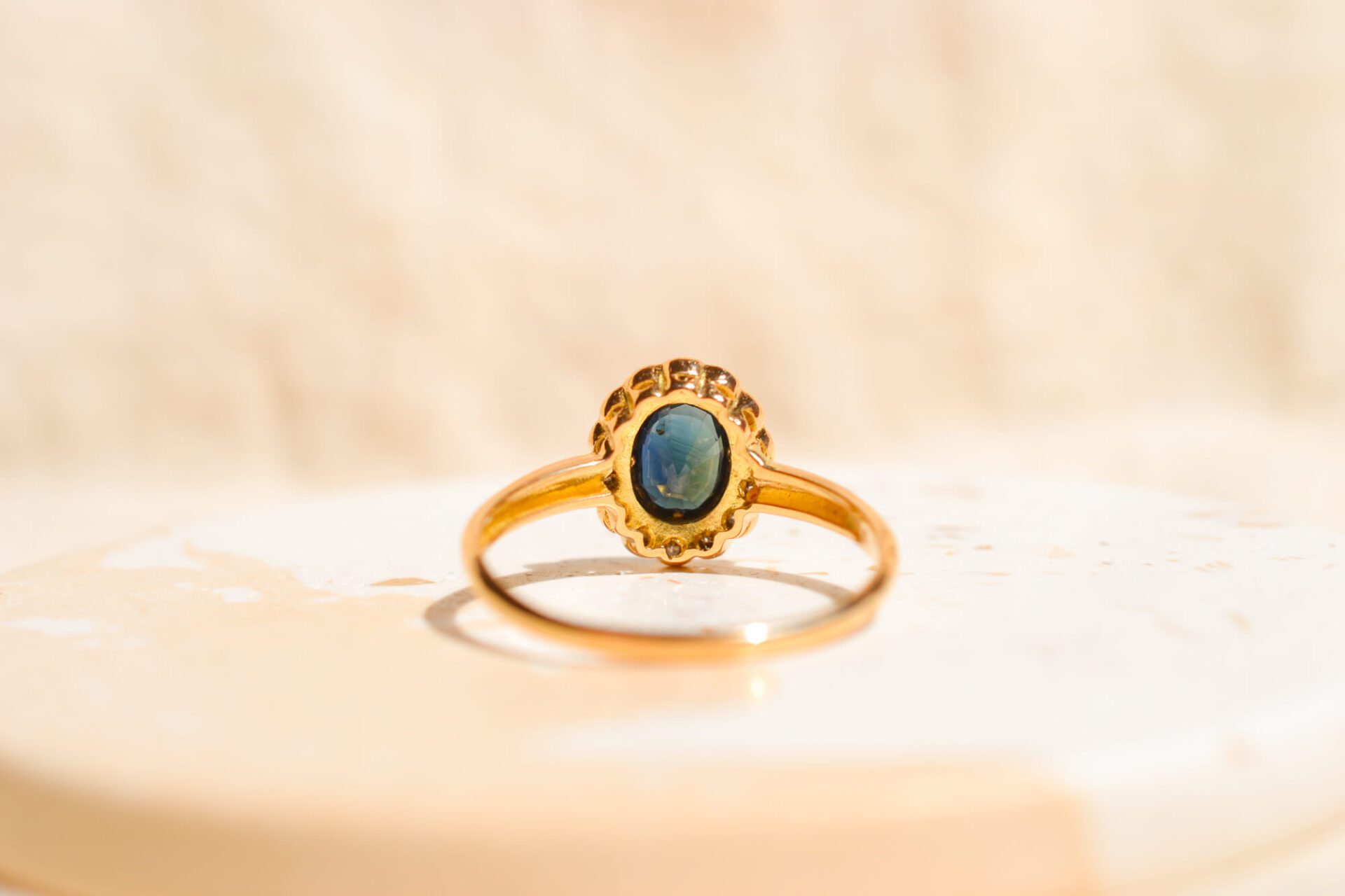 Bague Marguerite Saphir entourage Diamants