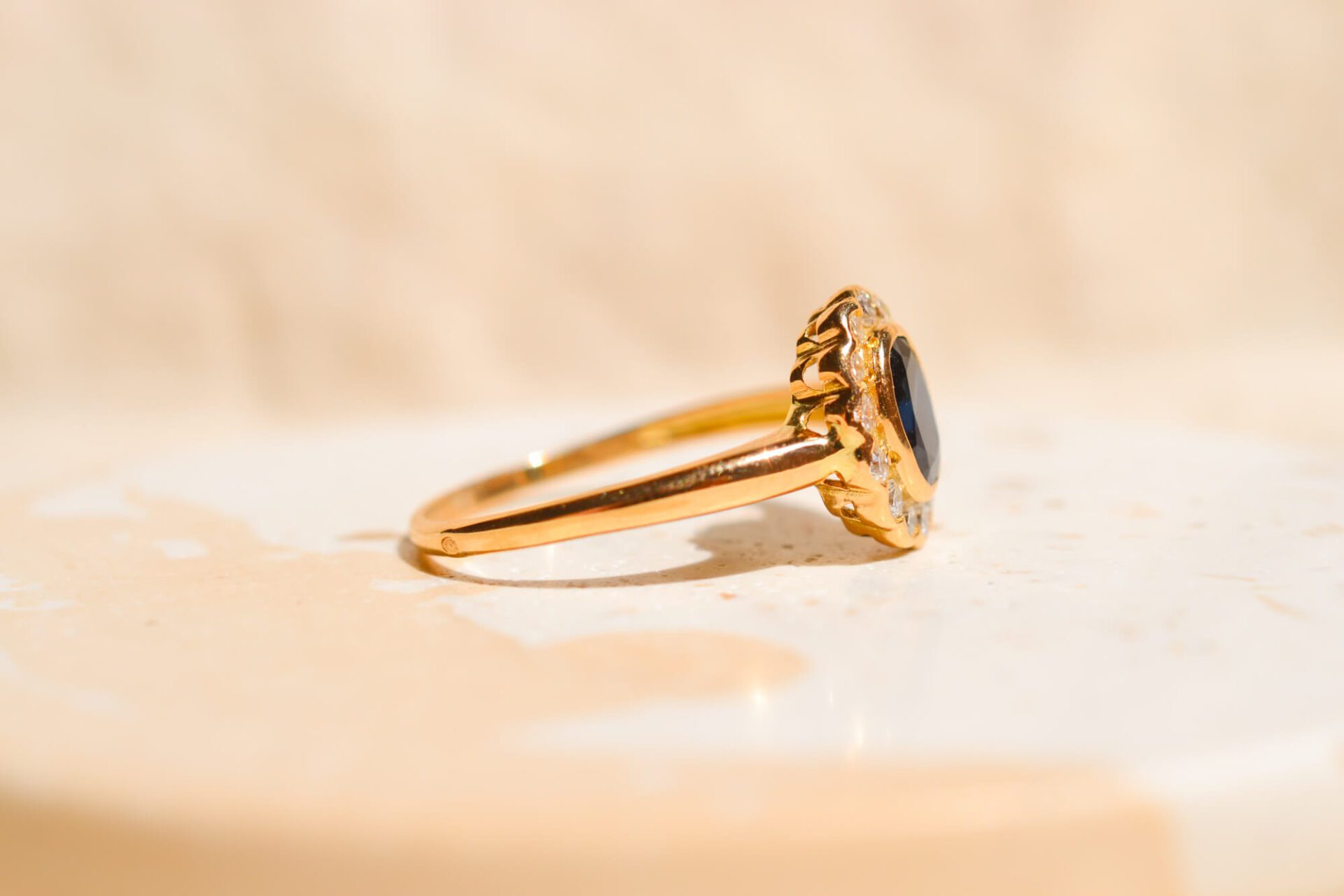 Bague Marguerite Saphir entourage Diamants