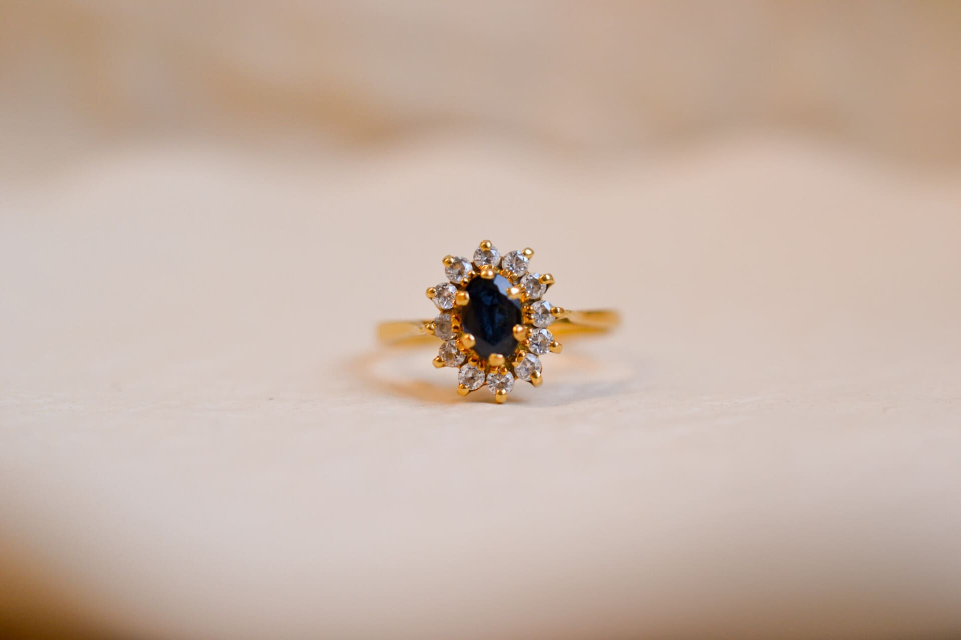 Bague Marguerite Saphir serti griffes