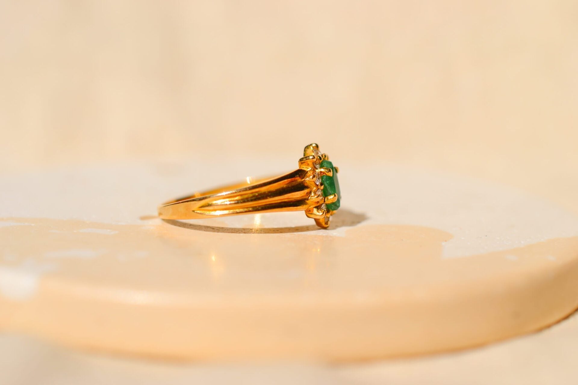 Bague Marguerite Emeraude et Diamants