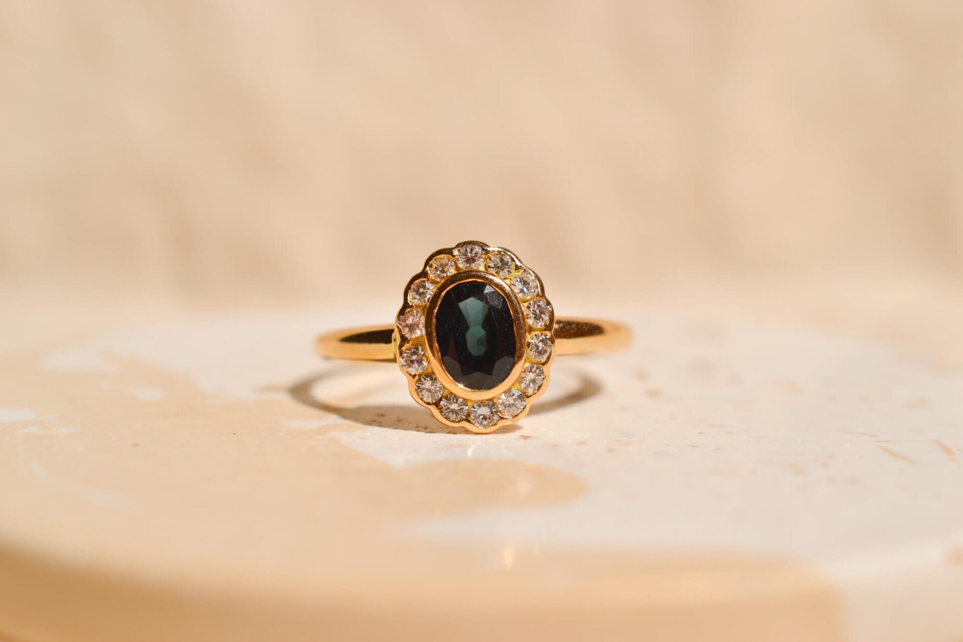 Bague Marguerite Saphir entourage Diamants