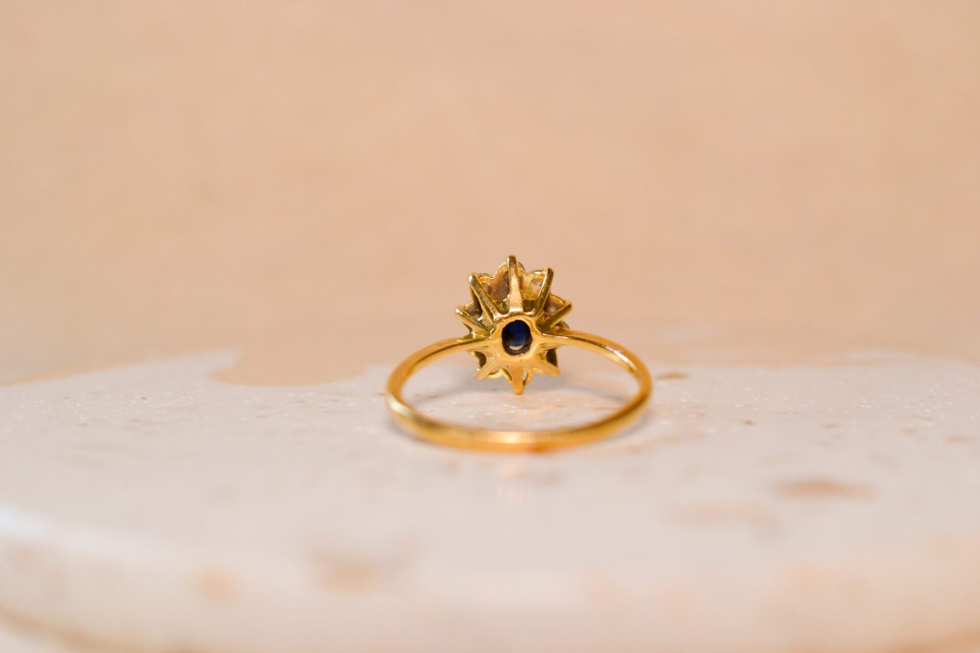 Bague Marguerite Saphir entourage Oxydes