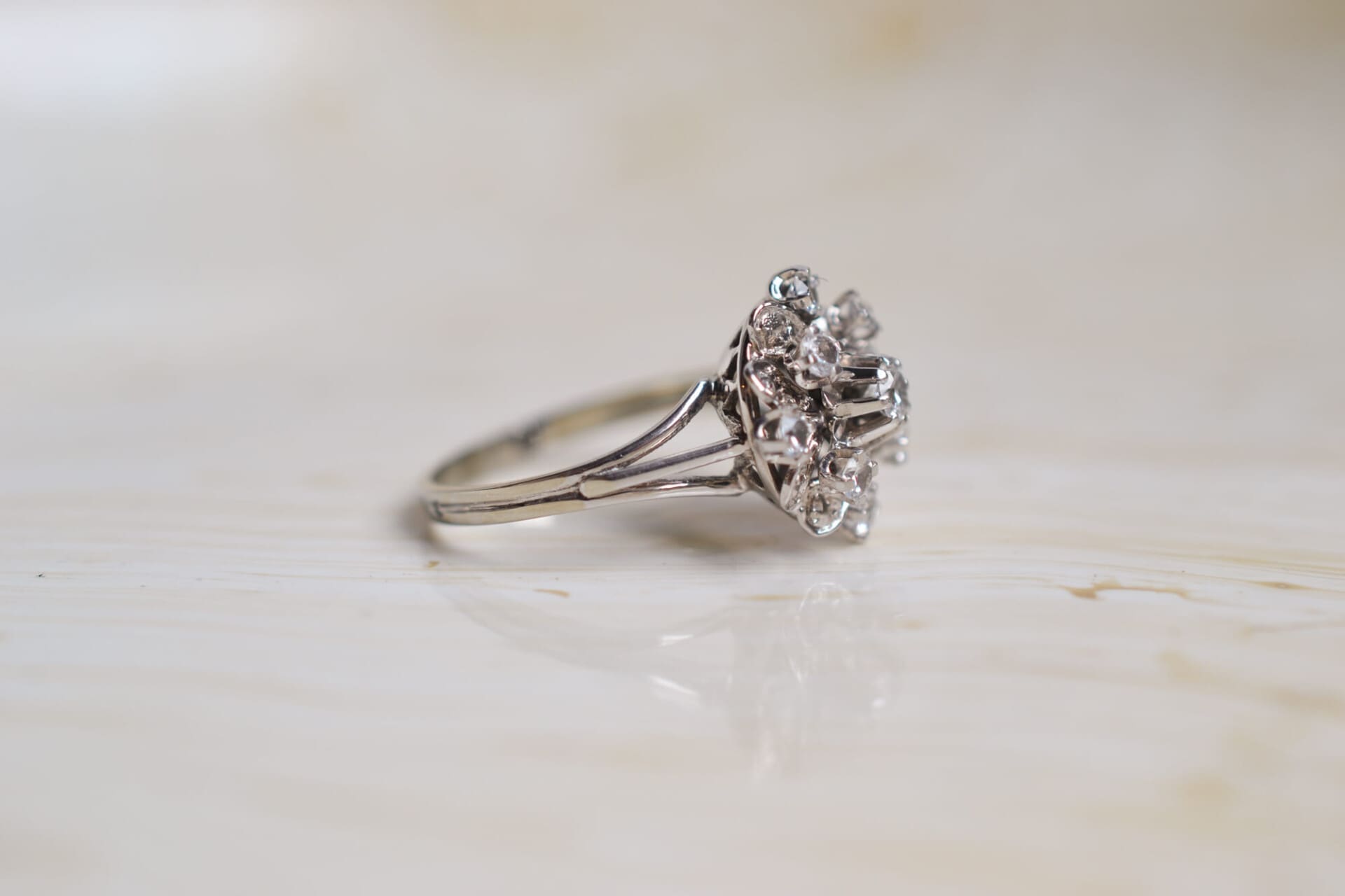 Bague Marguerite pierres blanches