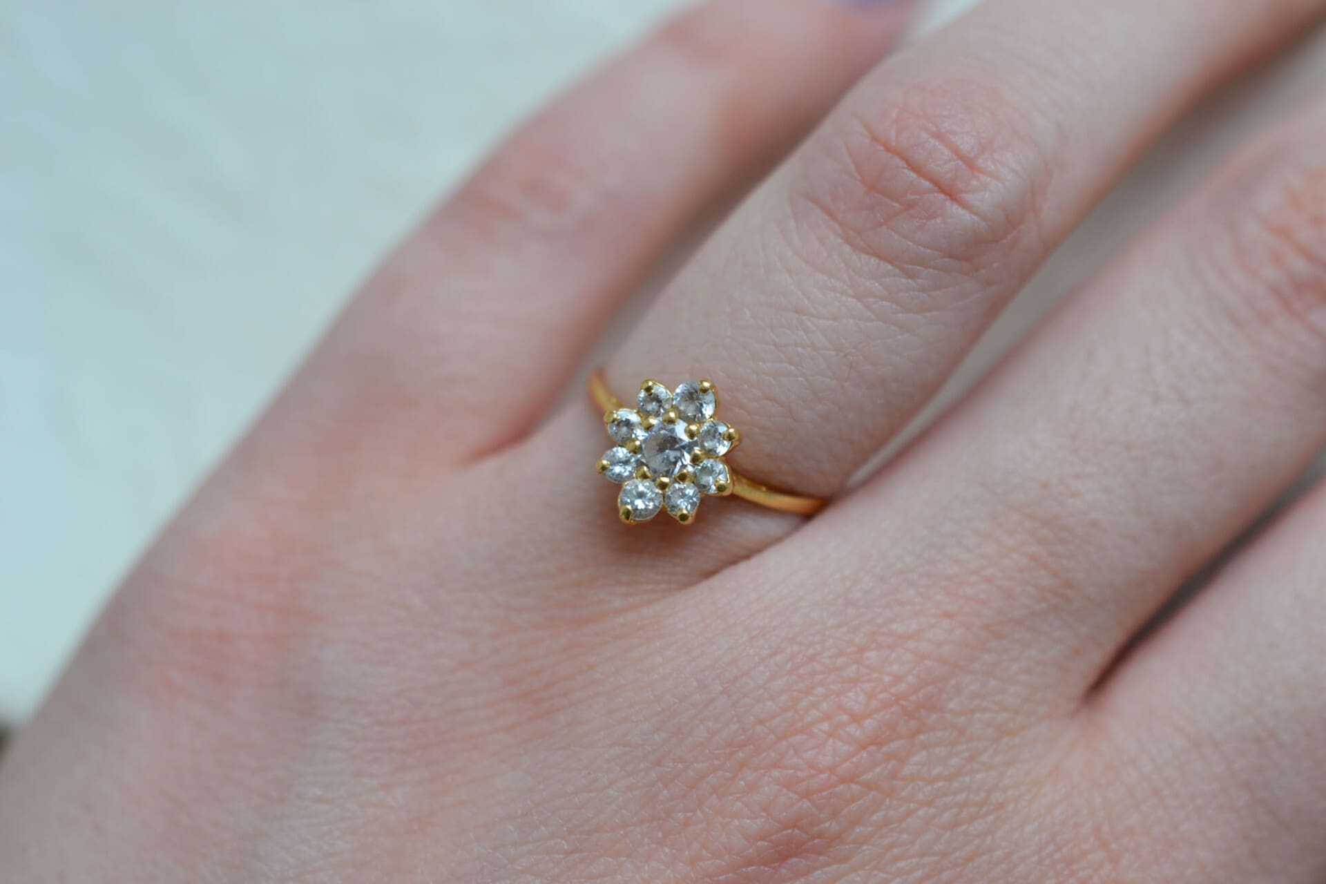 Bague Marguerite Saphirs blancs