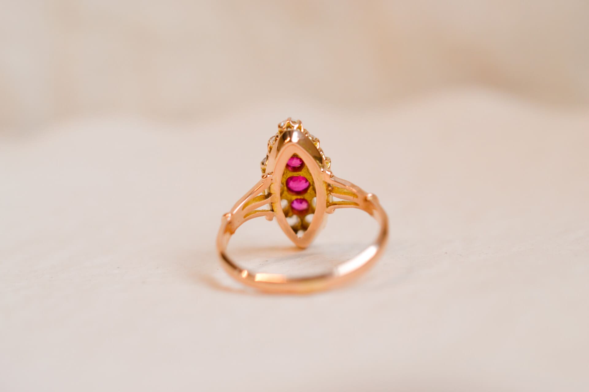 Bague Marquise Rubis de synthèse trilogie