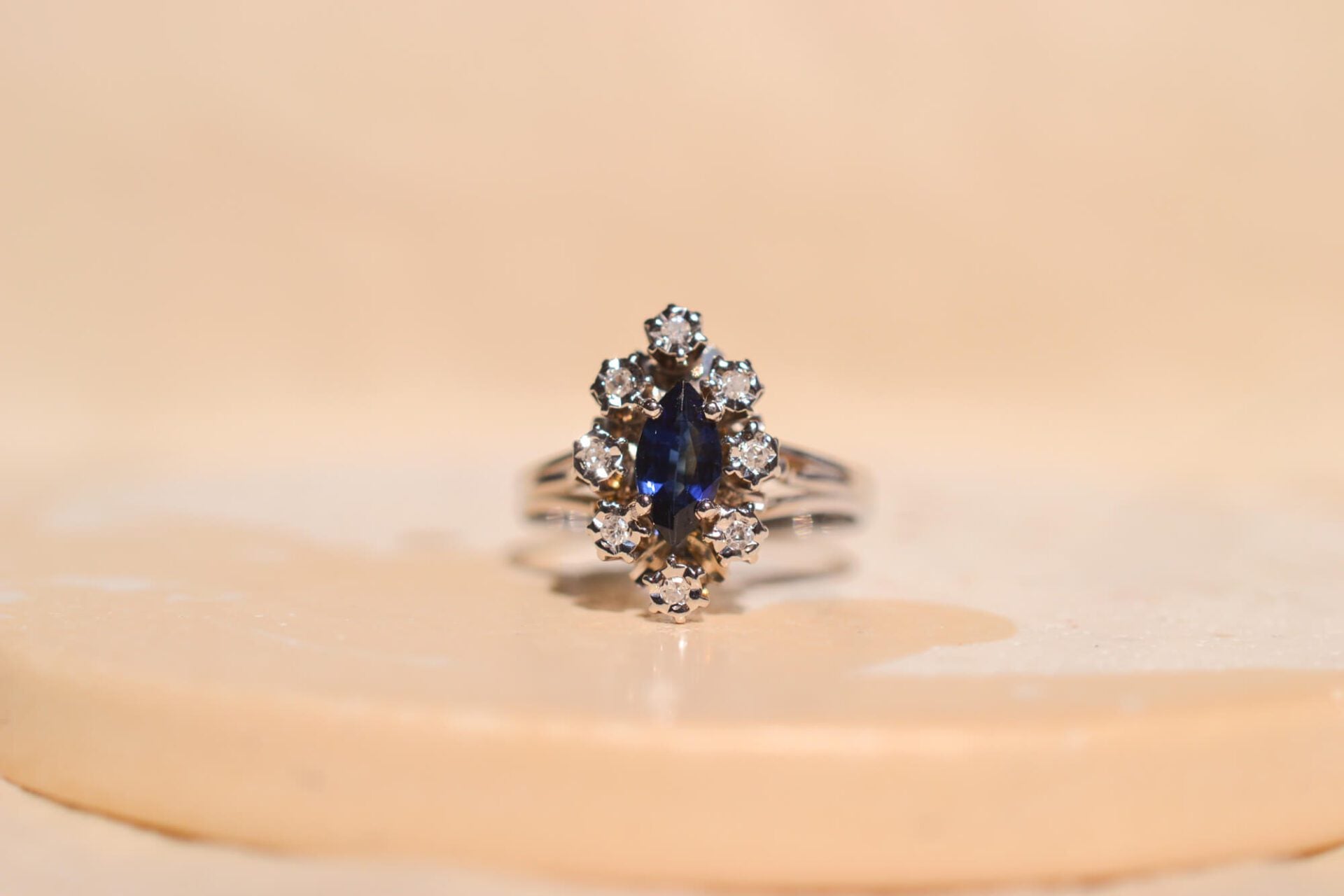 Bague Navette Saphir Diamants