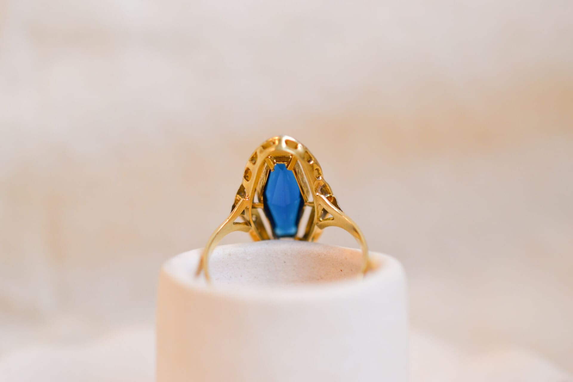 Bague Navette Art Déco pierres bleue et blanches