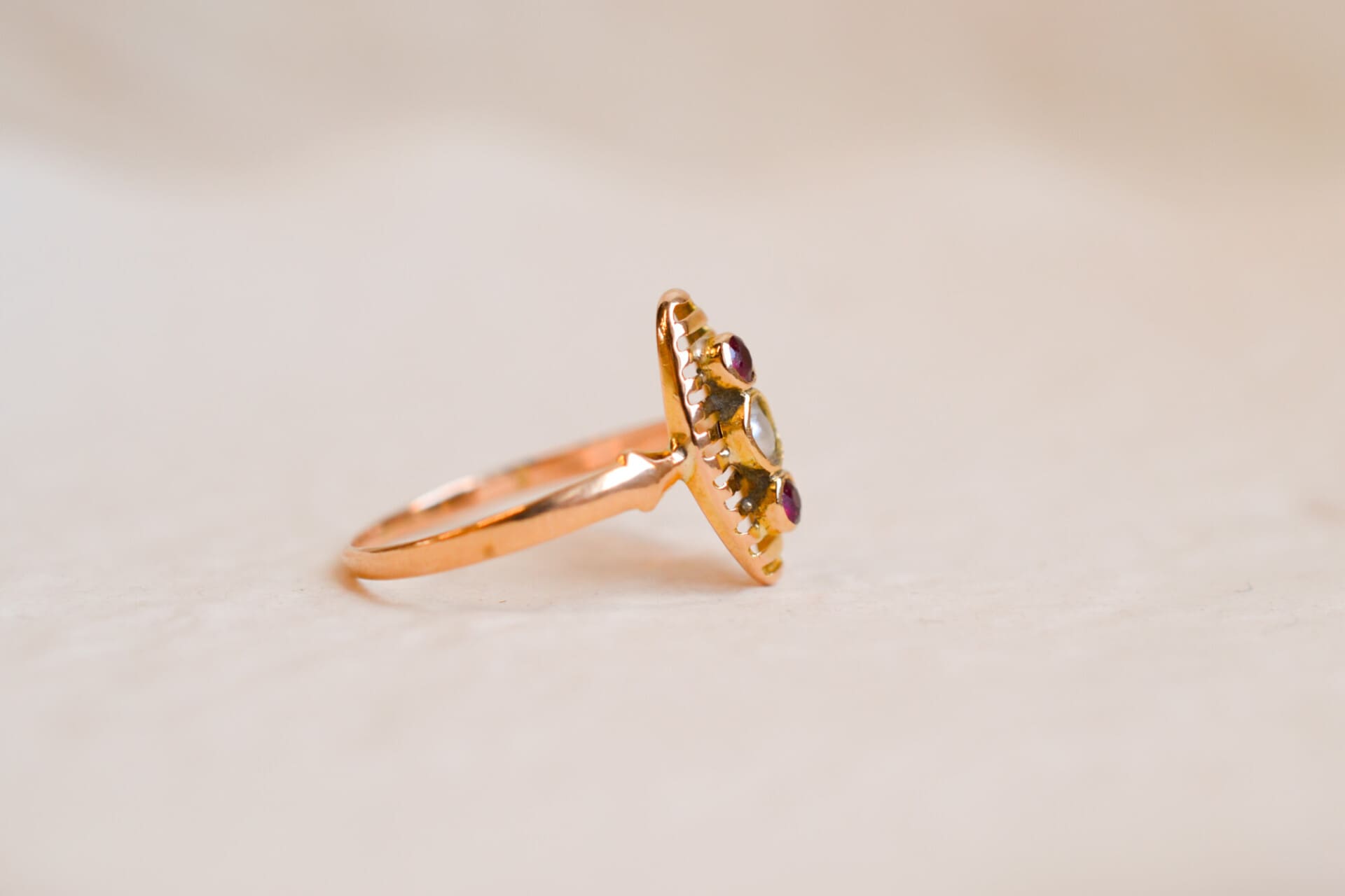Bague Navette Perle et Rubis de synthèse