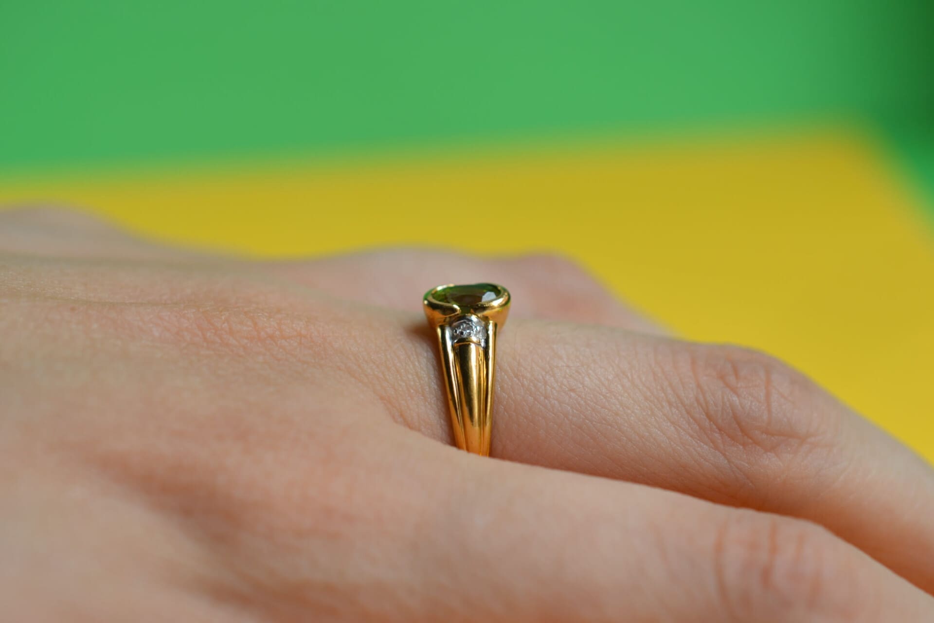 Bague Péridot oval et Diamants