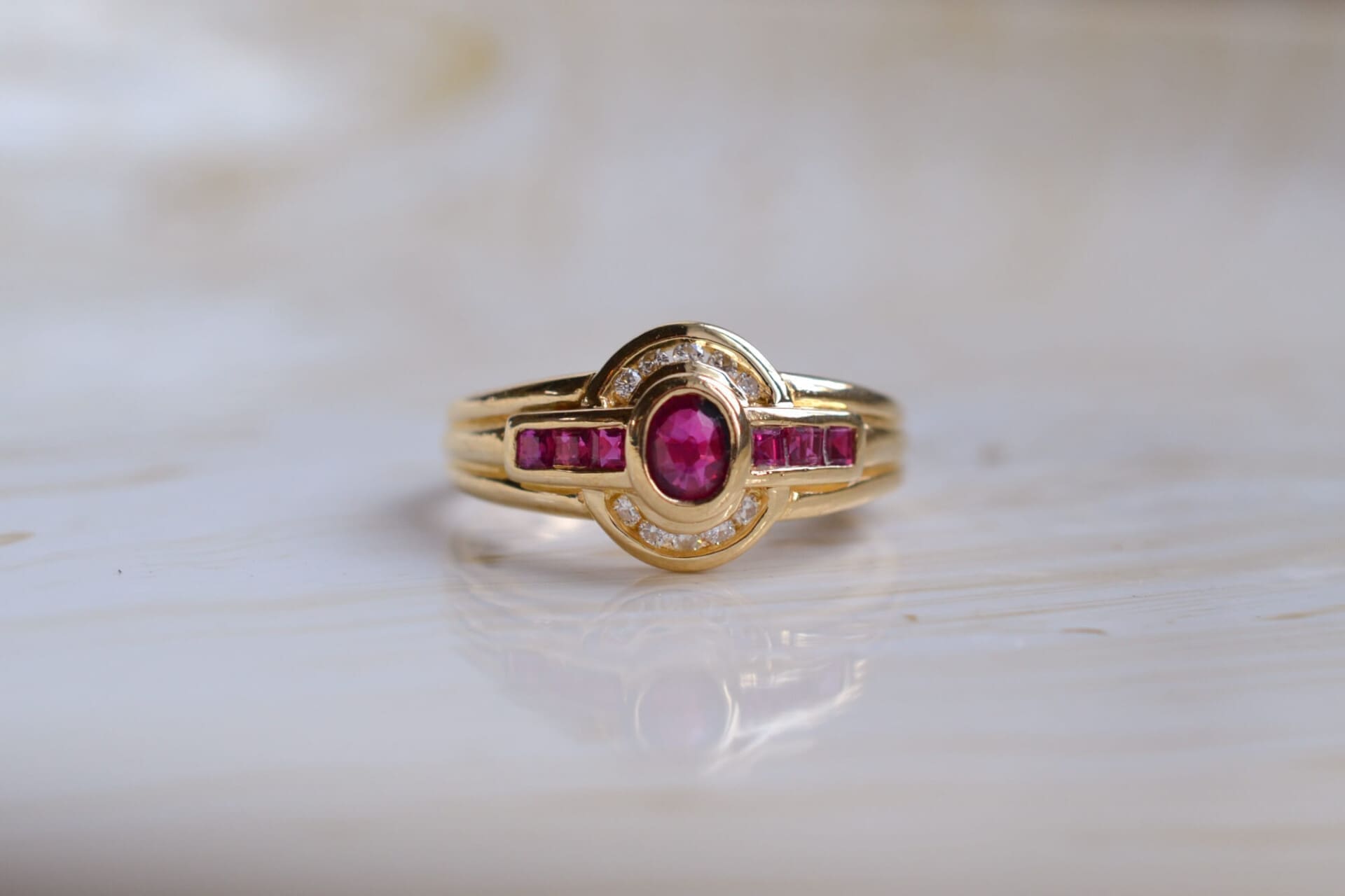 Bague Rubis oval et Diamants