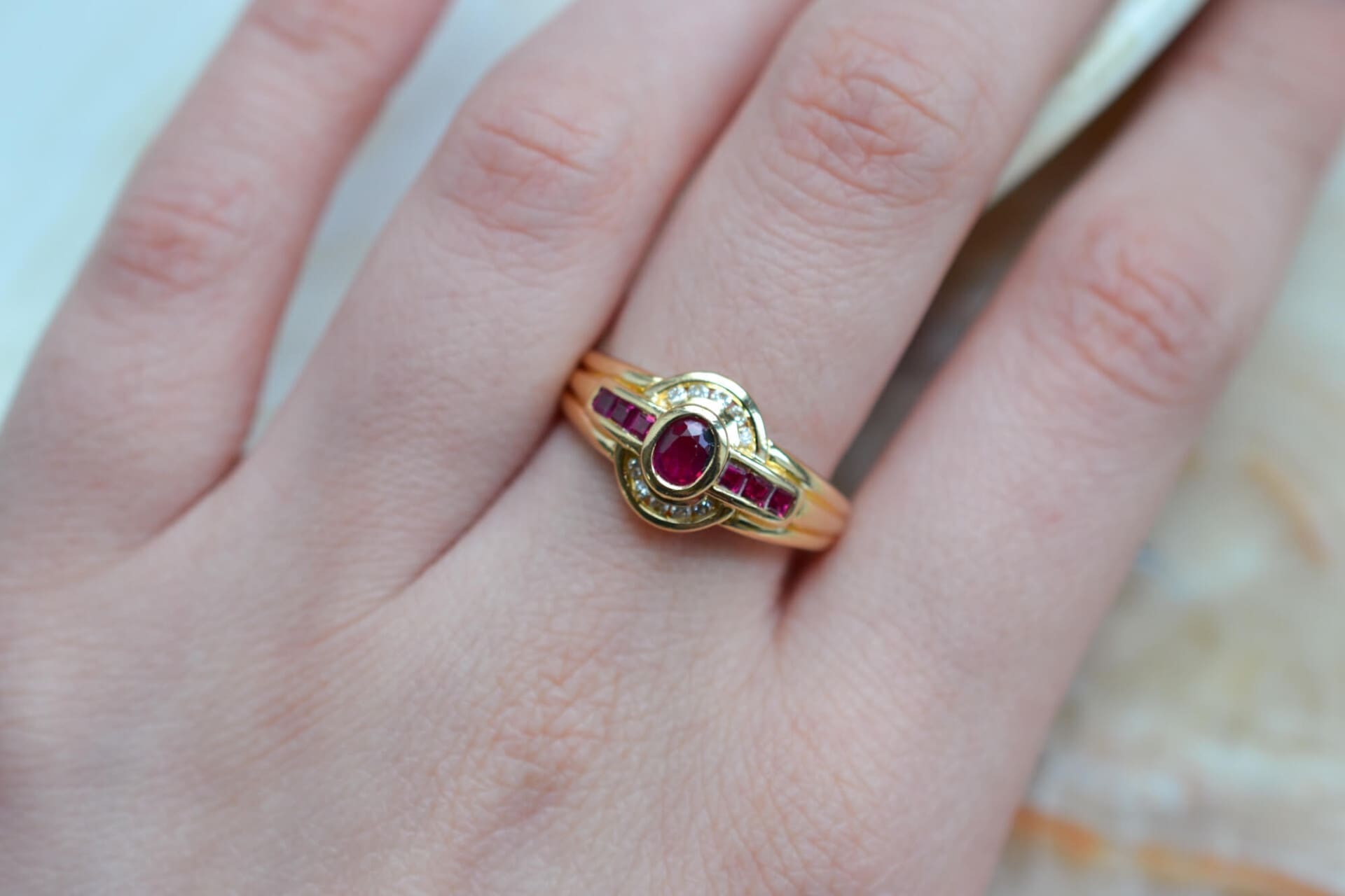Bague Rubis oval et Diamants