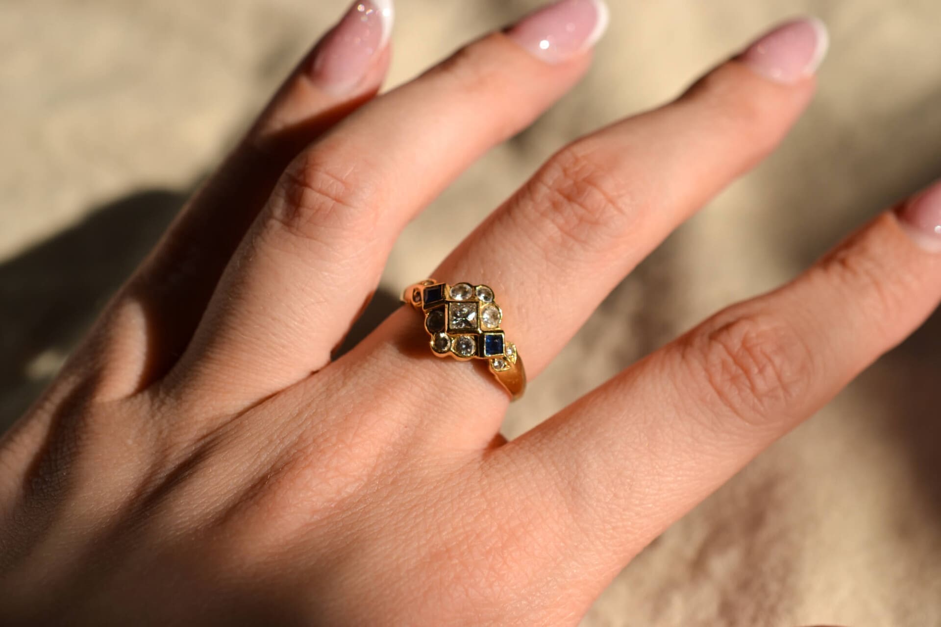Bague Saphir et Diamants géométriques
