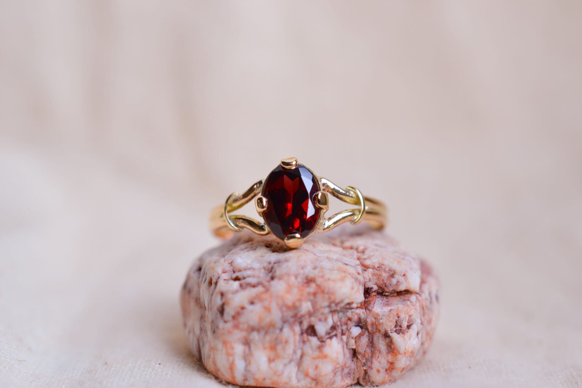 Bague Solitaire Grenat
