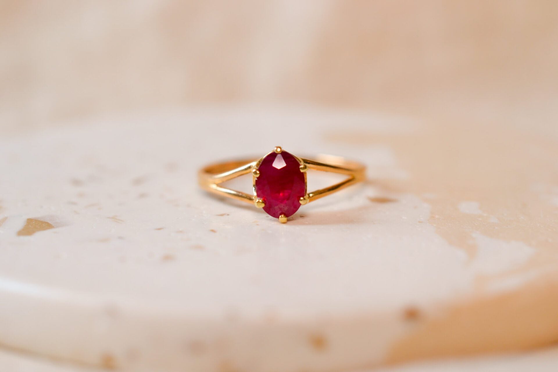 Bague Solitaire Rubis de synthèse