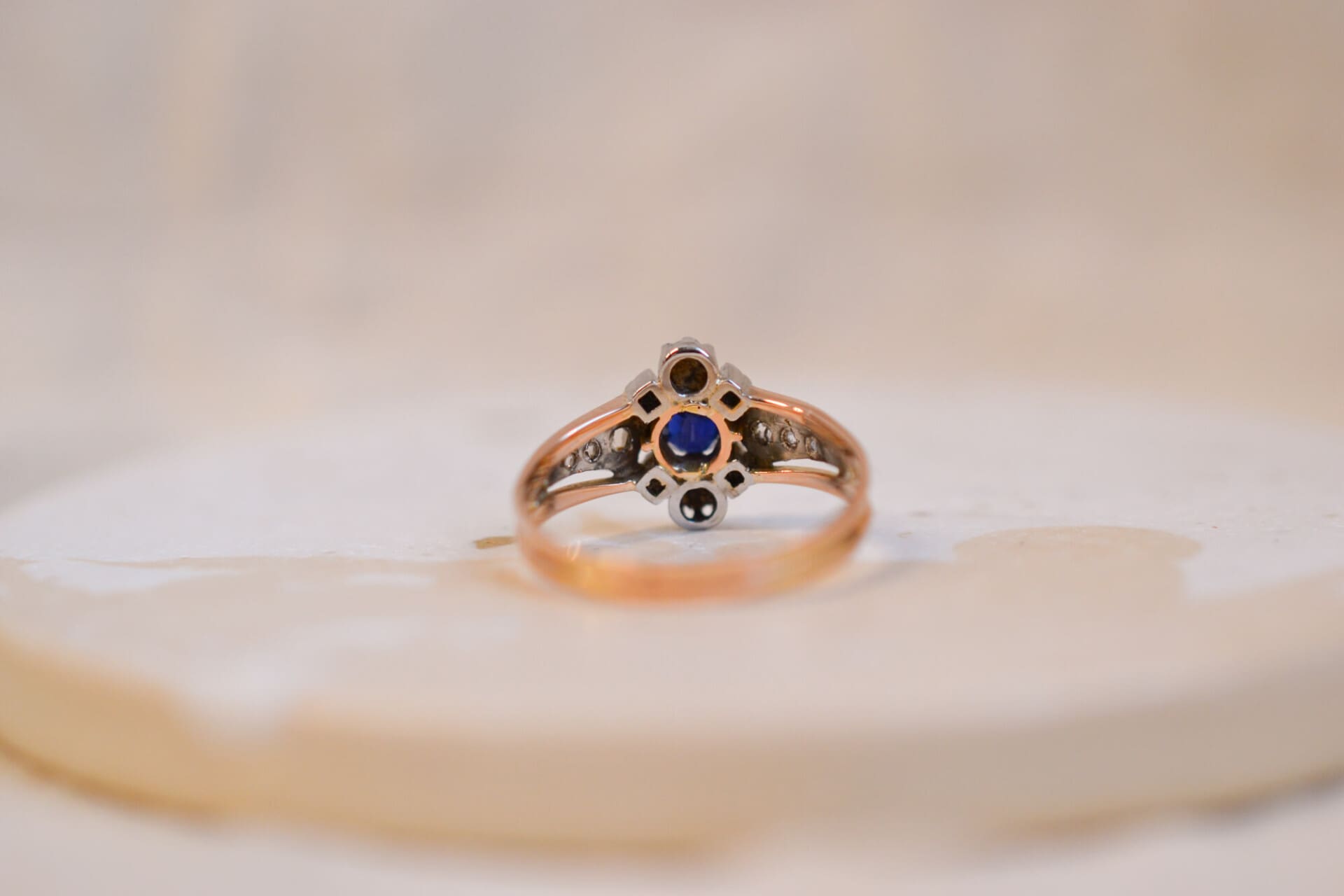 Bague Art Déco Saphir et Diamants