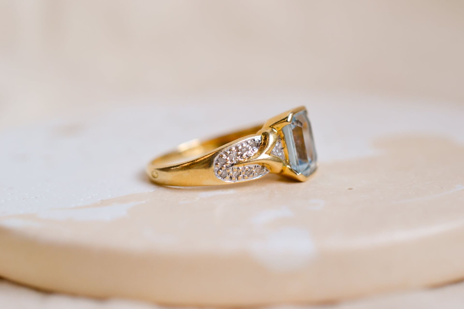 Bague Topaze rectangulaire et Diamants