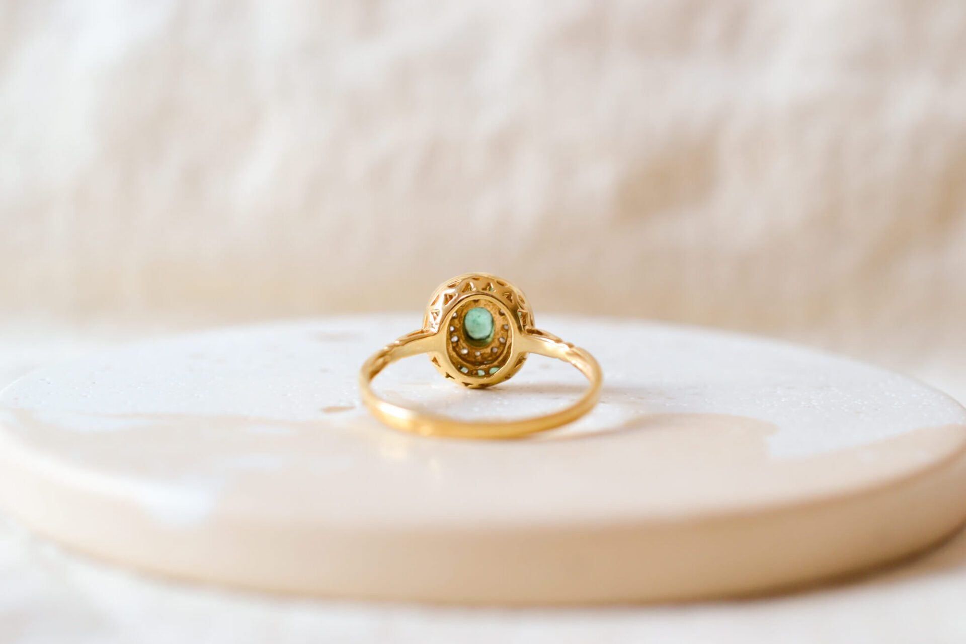 Bague ronde Emeraudes et Diamants
