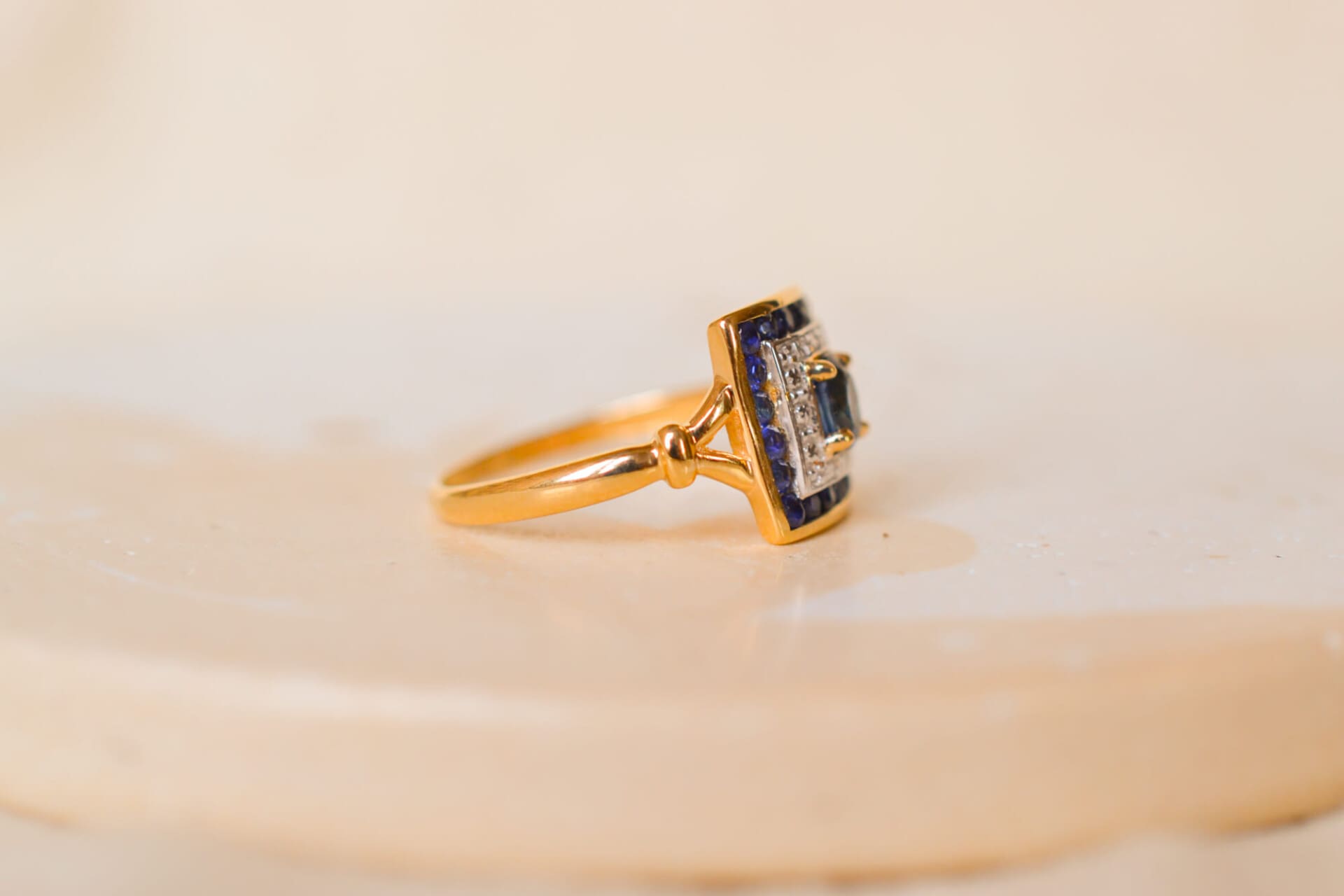 Bague carrée 2 Ors Saphirs