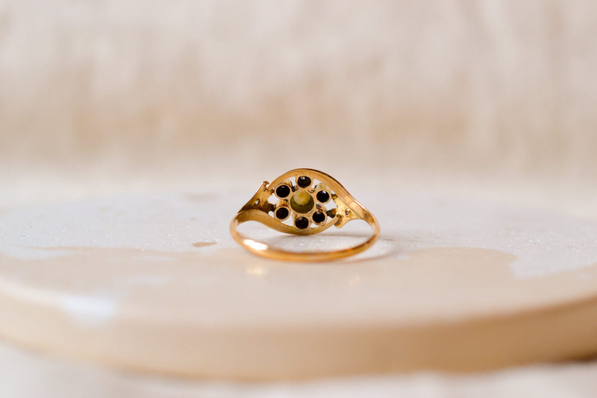 Bague fleur ajourée Diamant et Perle