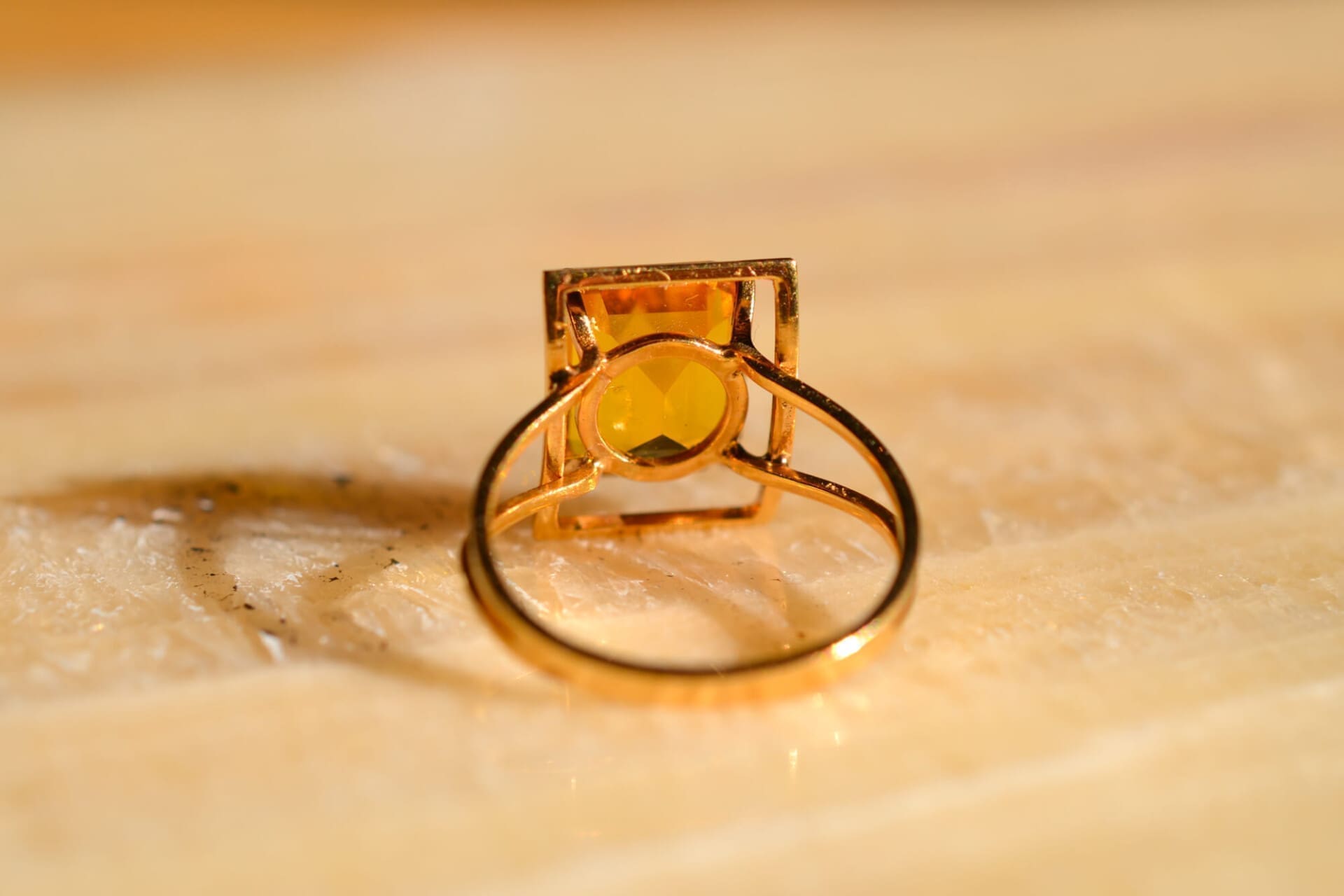 Bague ajourée Saphir orange rectangulaire