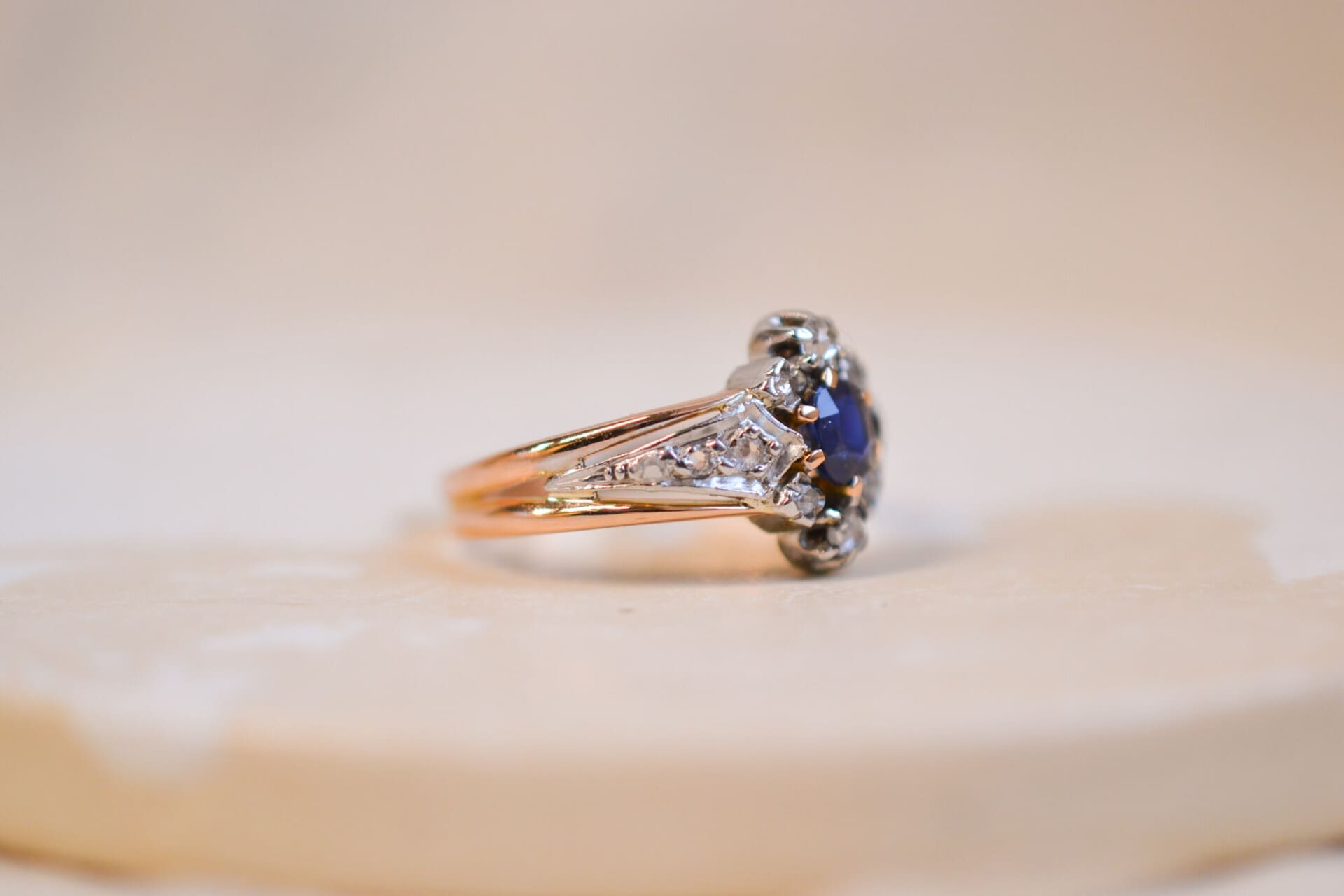 Bague Art Déco Saphir et Diamants