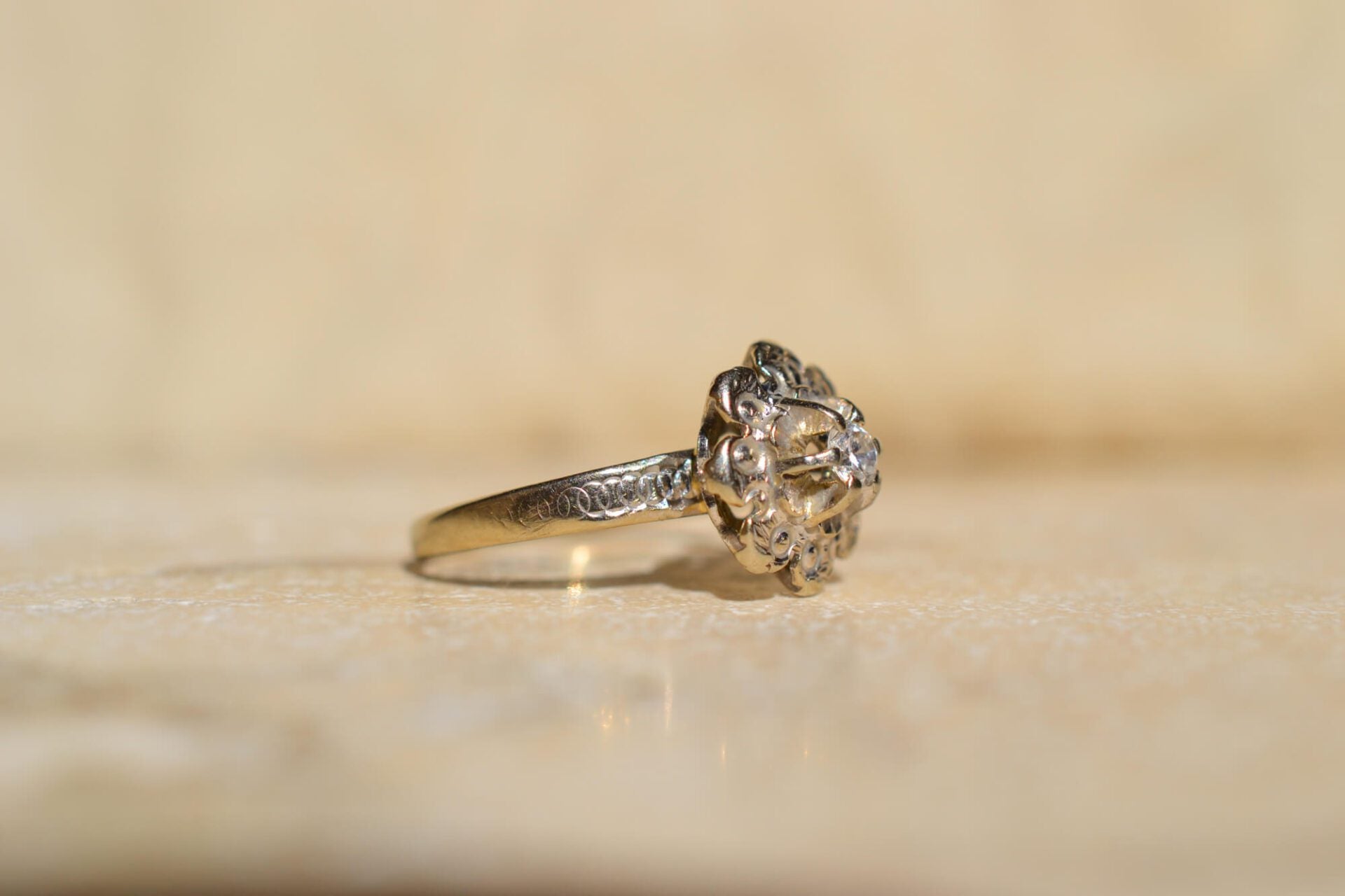 Bague fleur Or blanc Oxyde