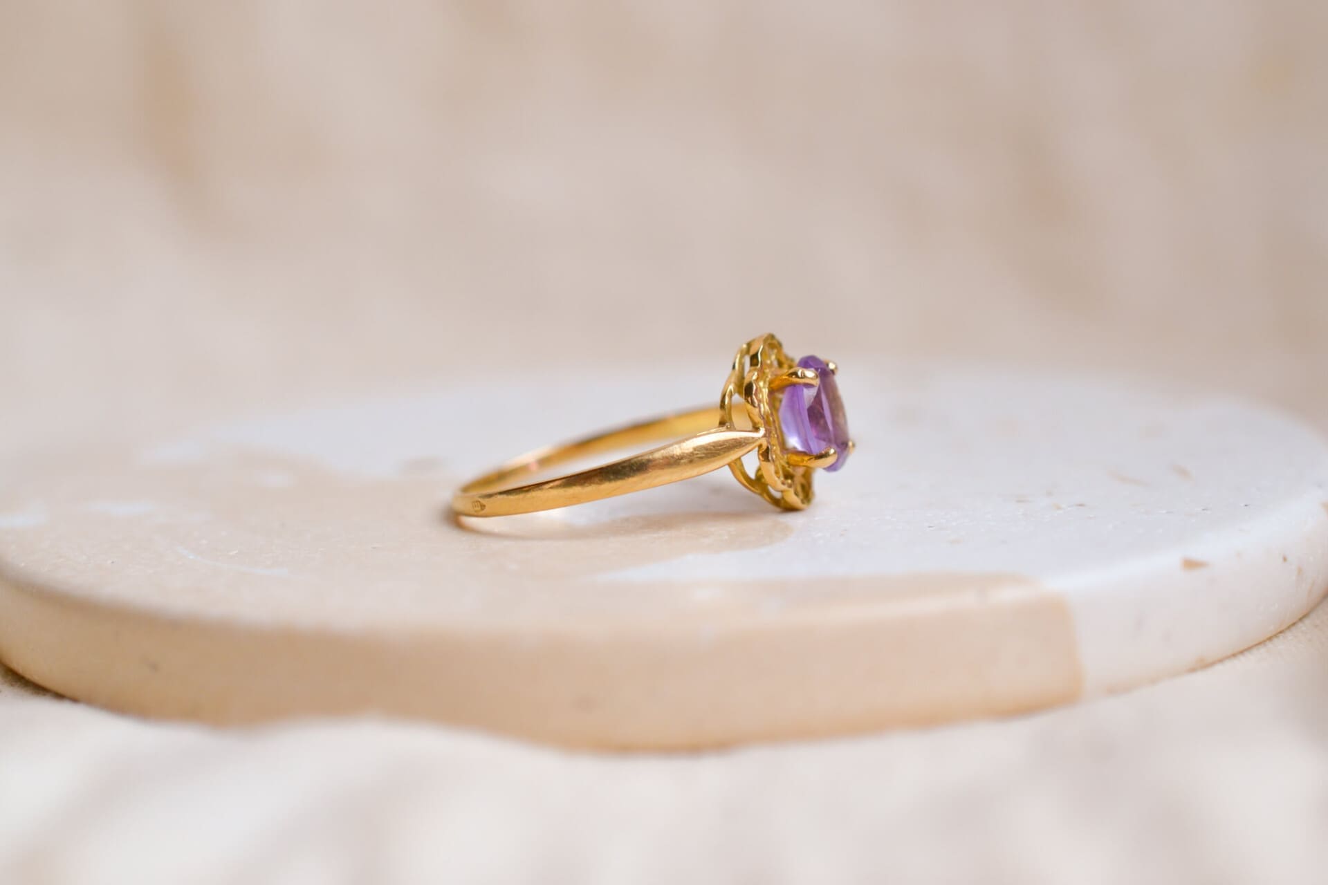 Bague Améthyste décor fleur