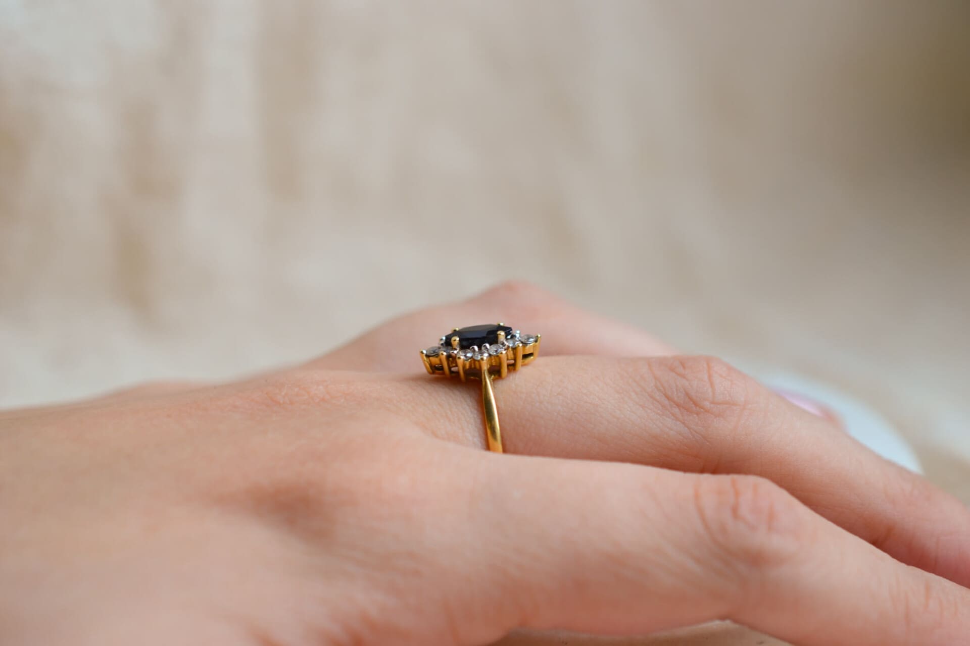 Bague Marquise Saphir et Oxydes