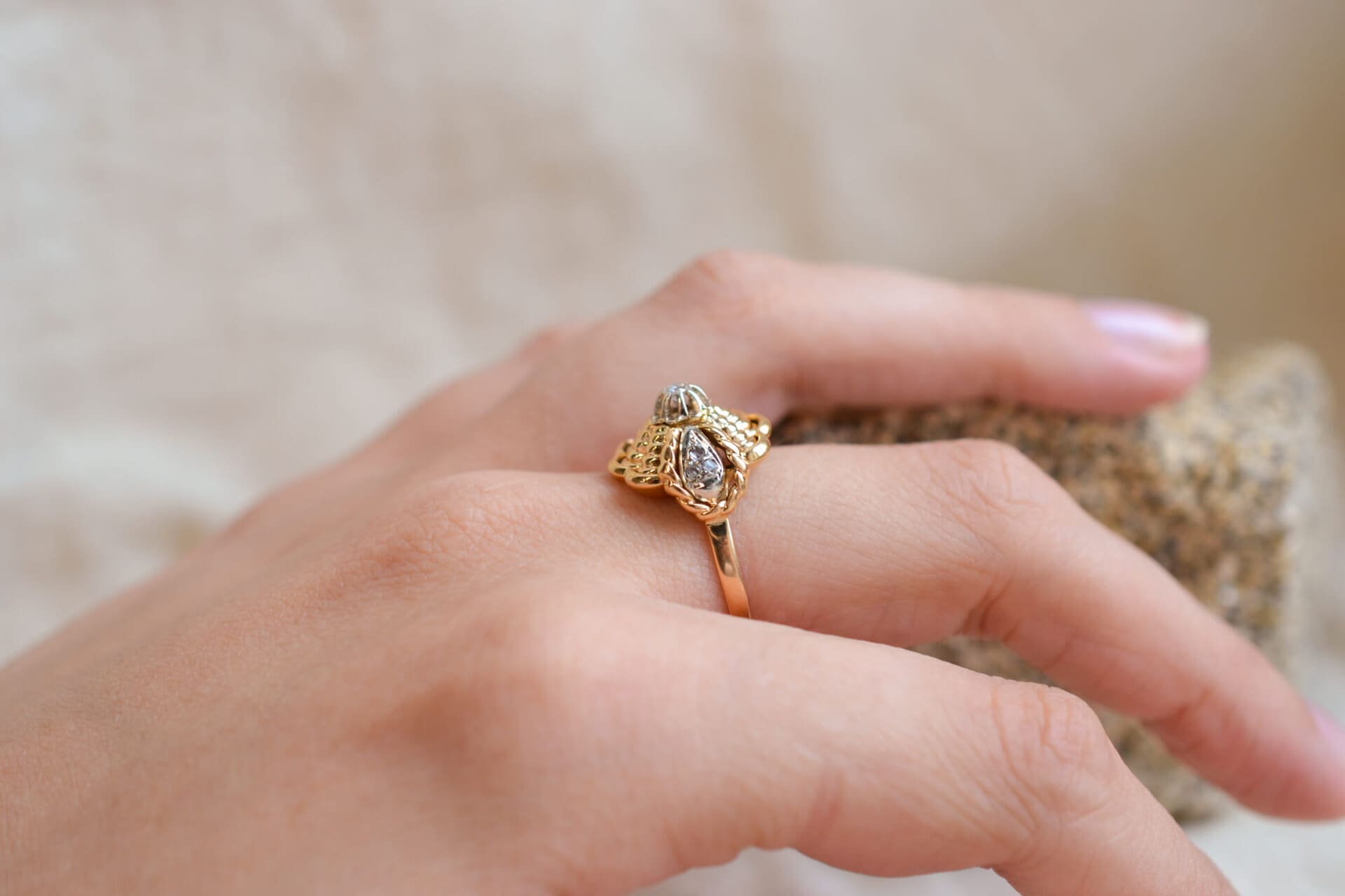 Bague Diamant fleur godronnée