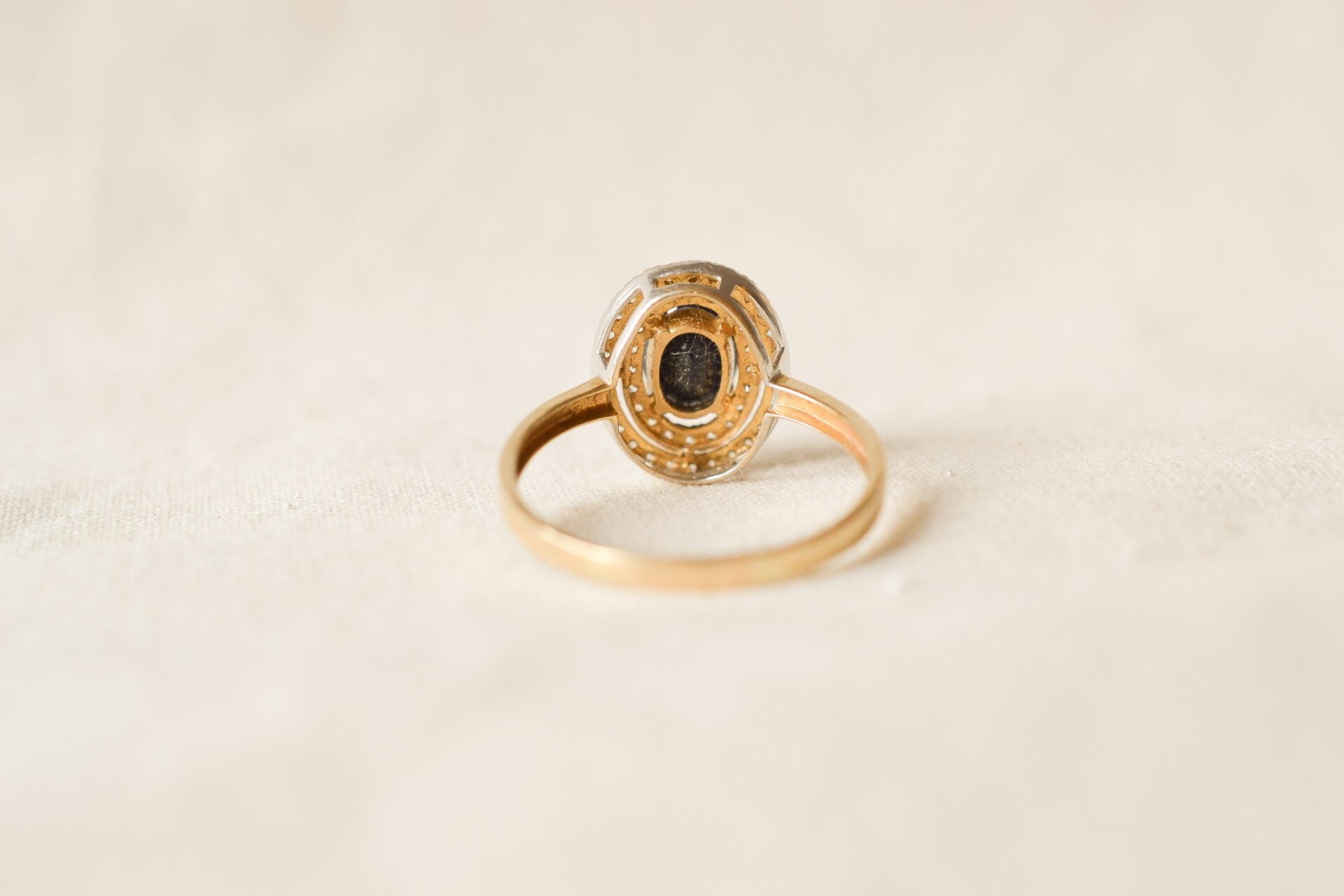 Bague ovale 2 Ors Saphir et oxydes 9K