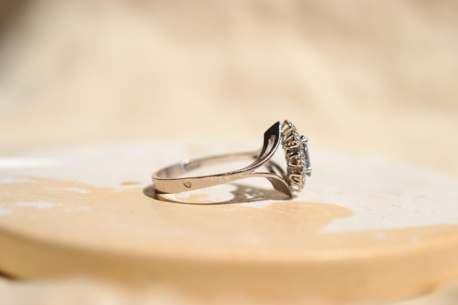 Bague Marquise Saphir Diamants Or blanc