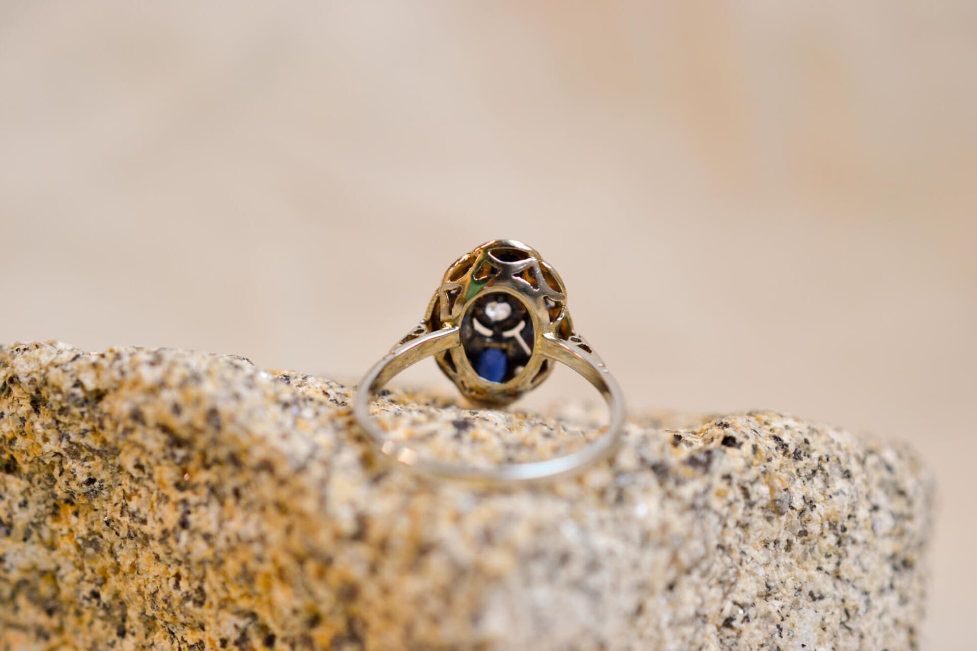 Bague Art Déco Saphirs de synthèse