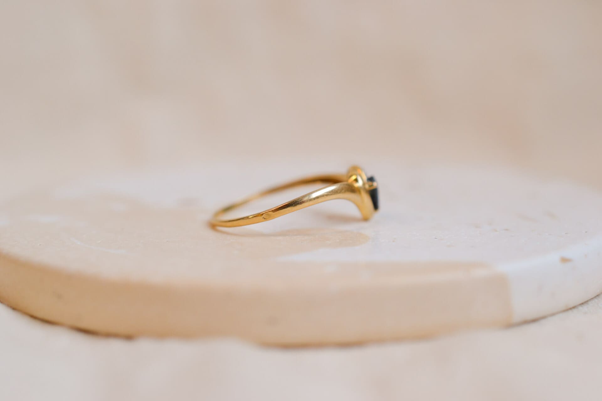Bague coeur ajourée Saphir et Diamants