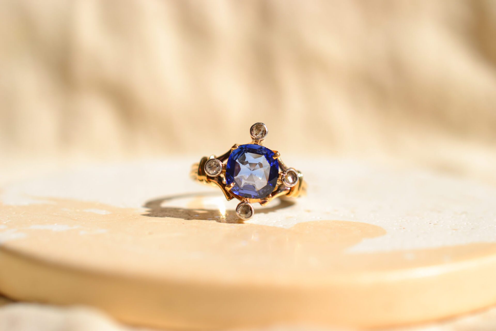 Bague Saphir de synthèse et Diamants