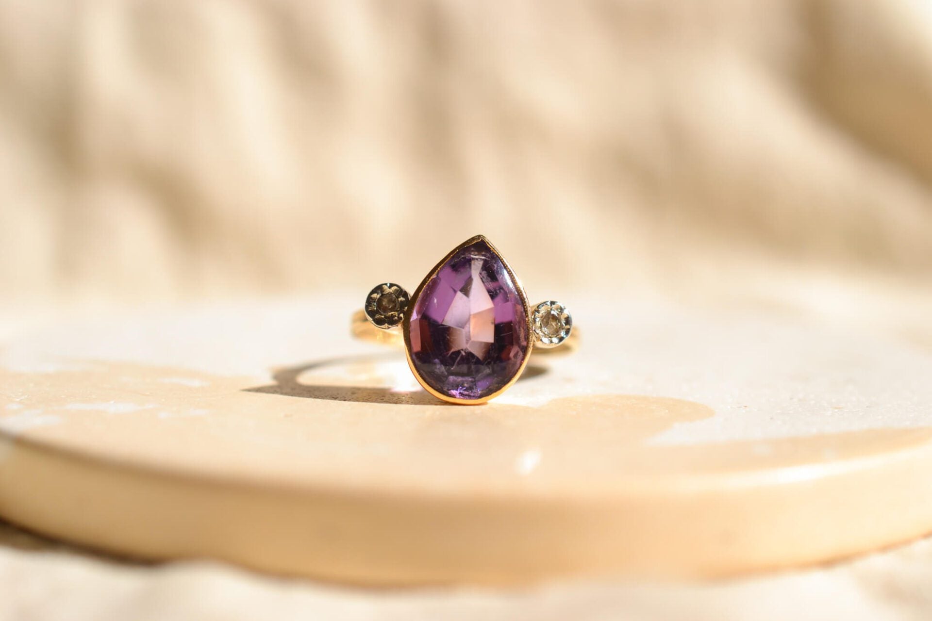 Bague Améthyste taille poire Diamants